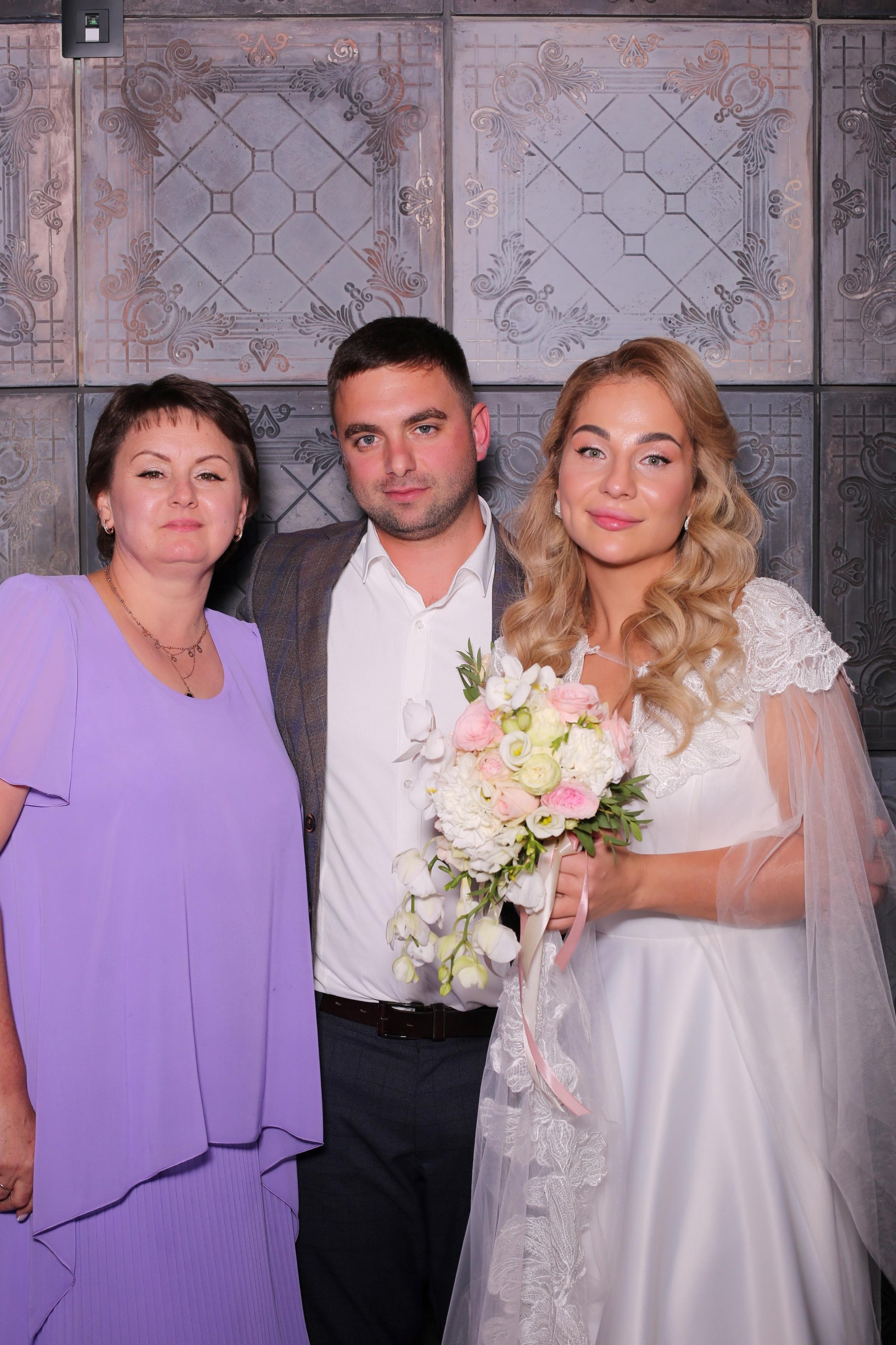 Євген та Вікторія (AiR PhotoBox). Аренды интерактивных фотозон в Харькове