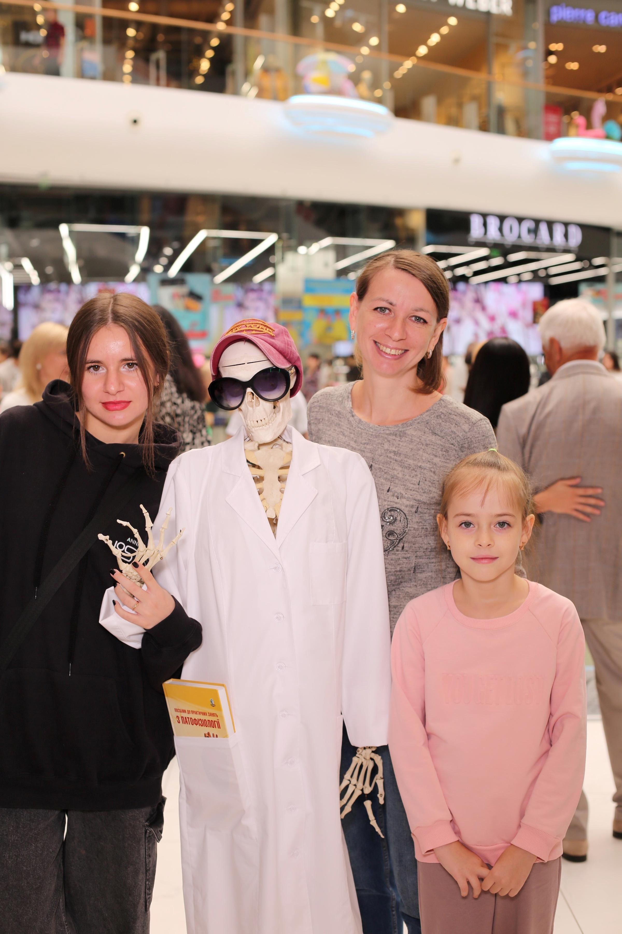 911 для НФАУ. Аренды интерактивных фотозон в Харькове