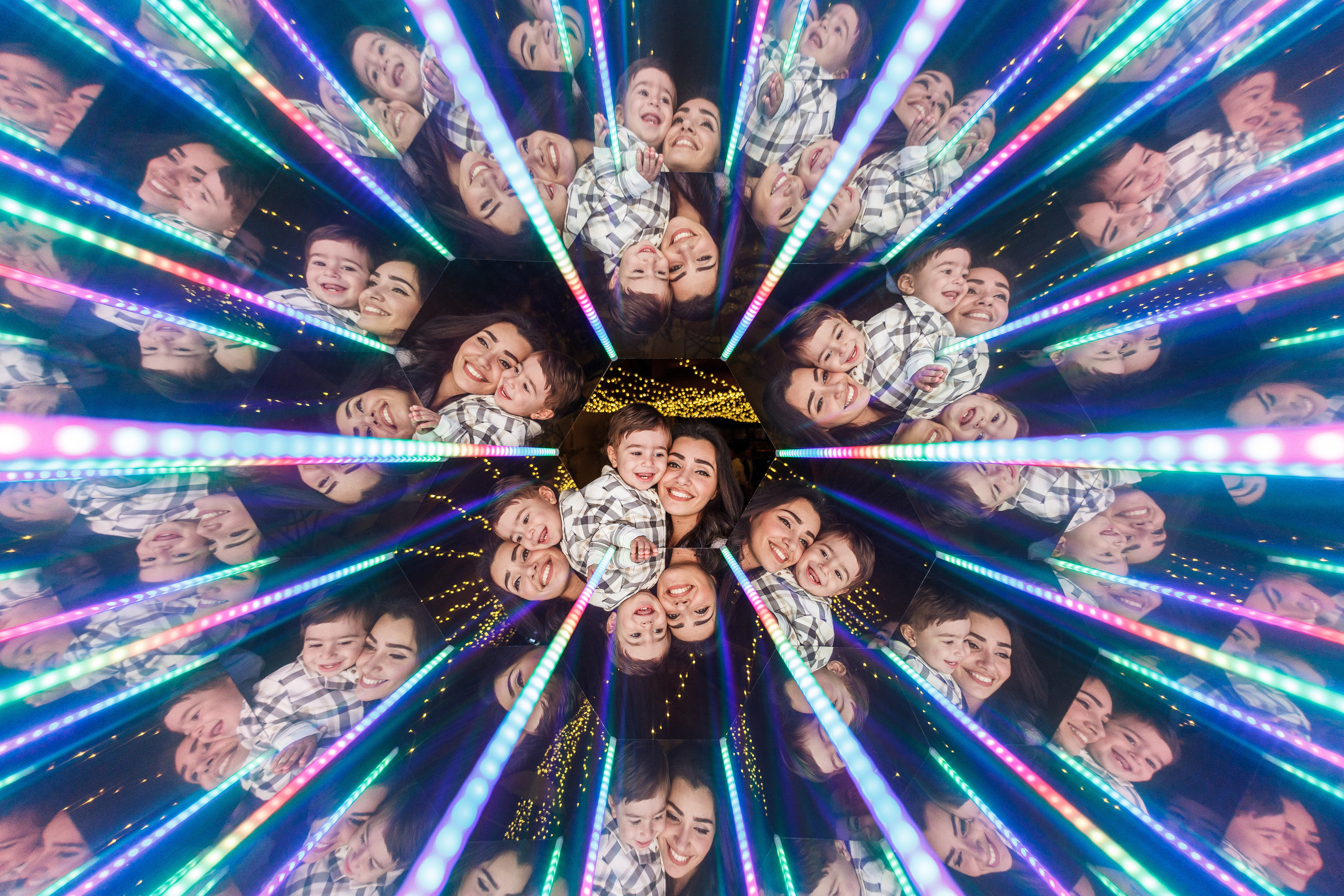 Калейдоскоп на свадьбе Алексея и Ання. Аренды интерактивных фотозон в Харькове