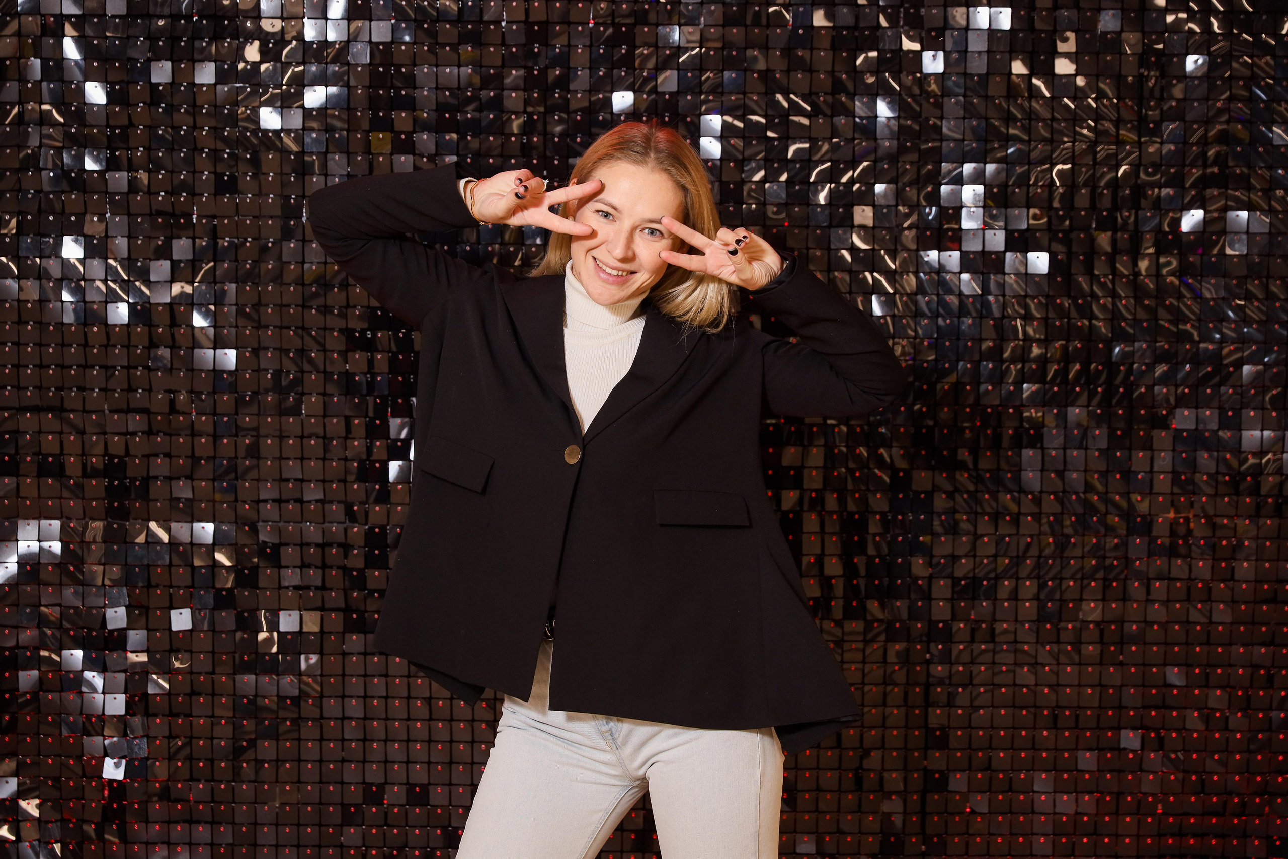 Фотомозаїка на 580 фото для ТРЦ Караван. Аренды интерактивных фотозон в Харькове