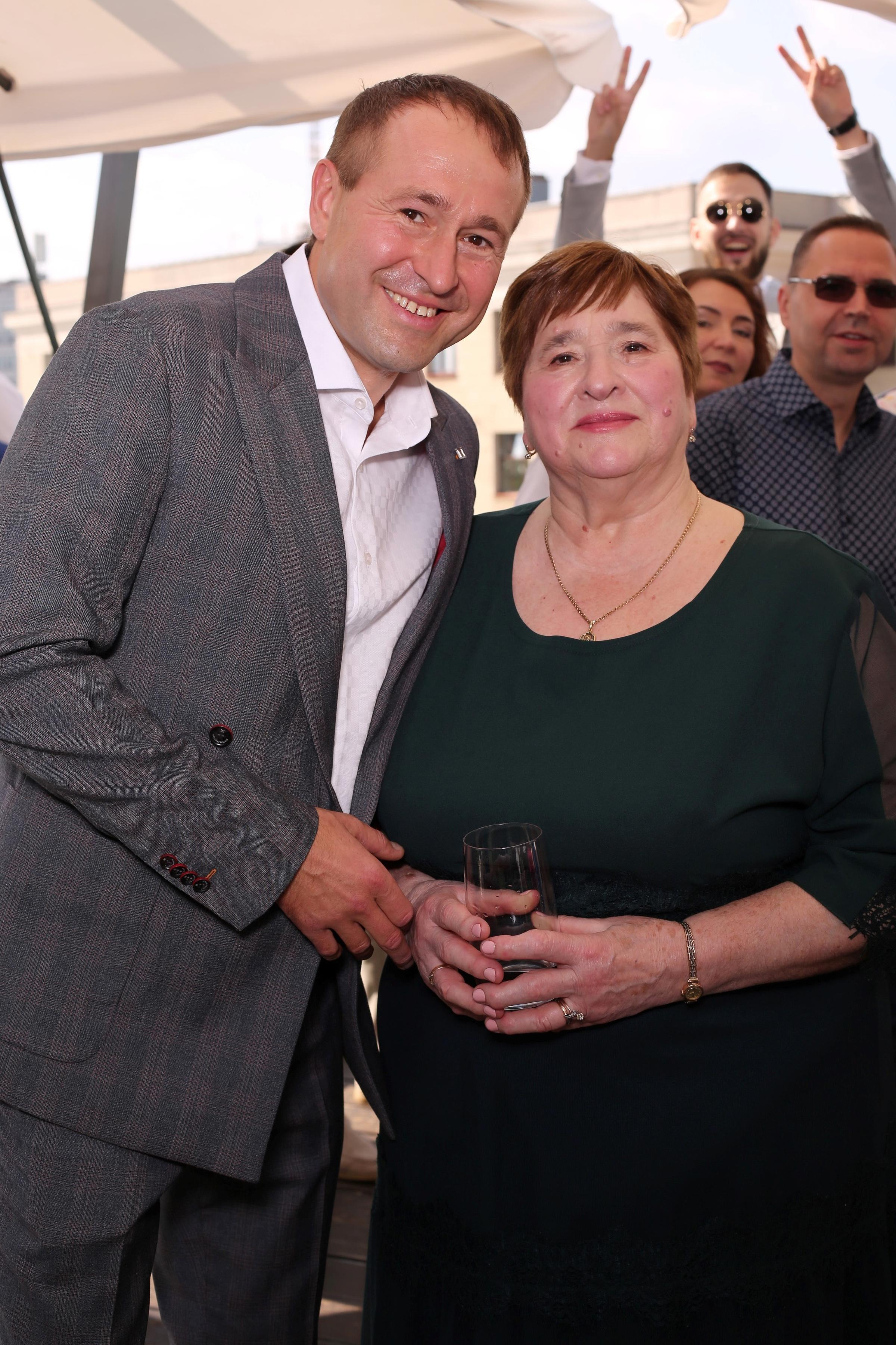 Максим та Іветта (AiR PhotoBox). Оренда інтерактивних фотозон у Харкові