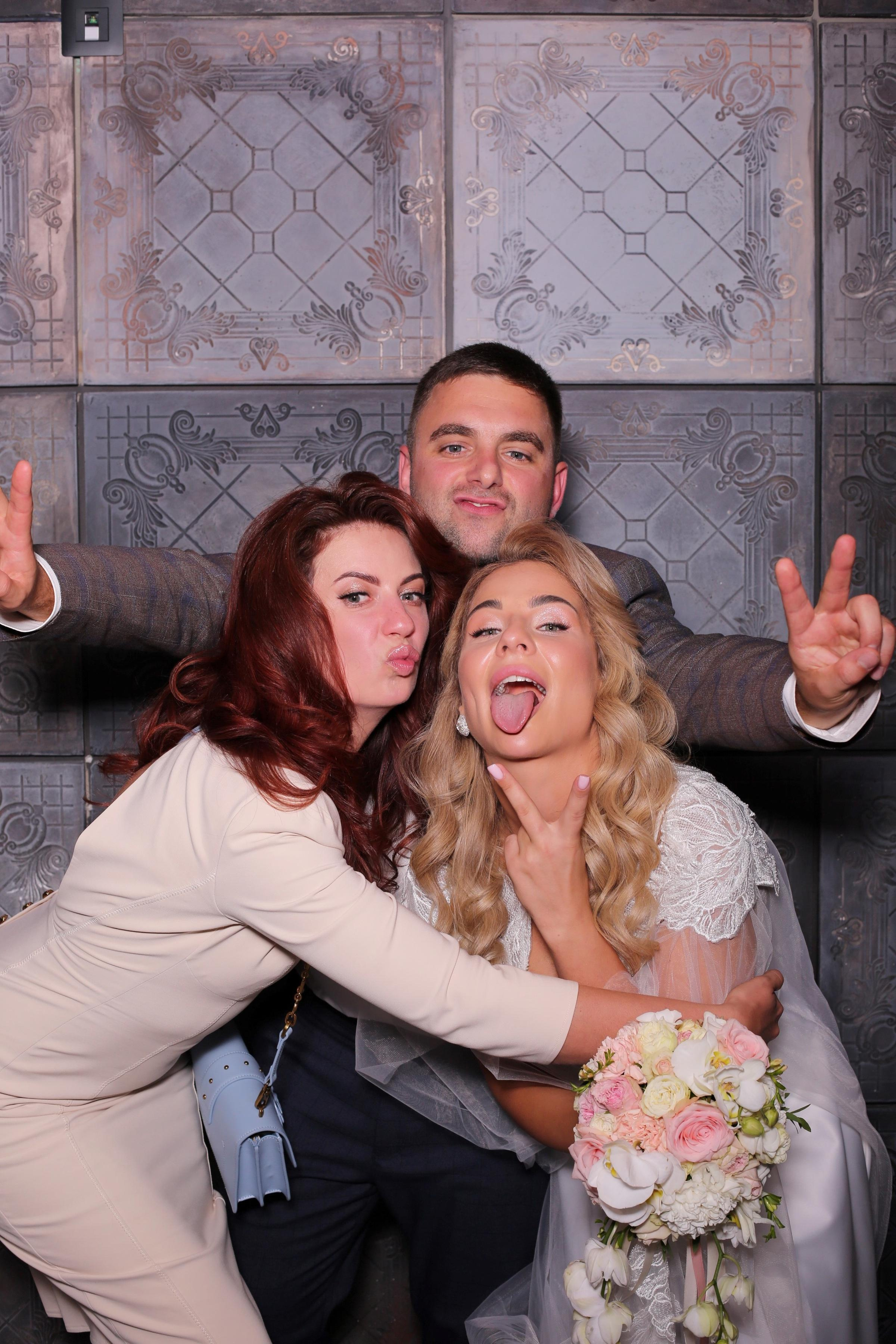 Євген та Вікторія (AiR PhotoBox). Аренды интерактивных фотозон в Харькове