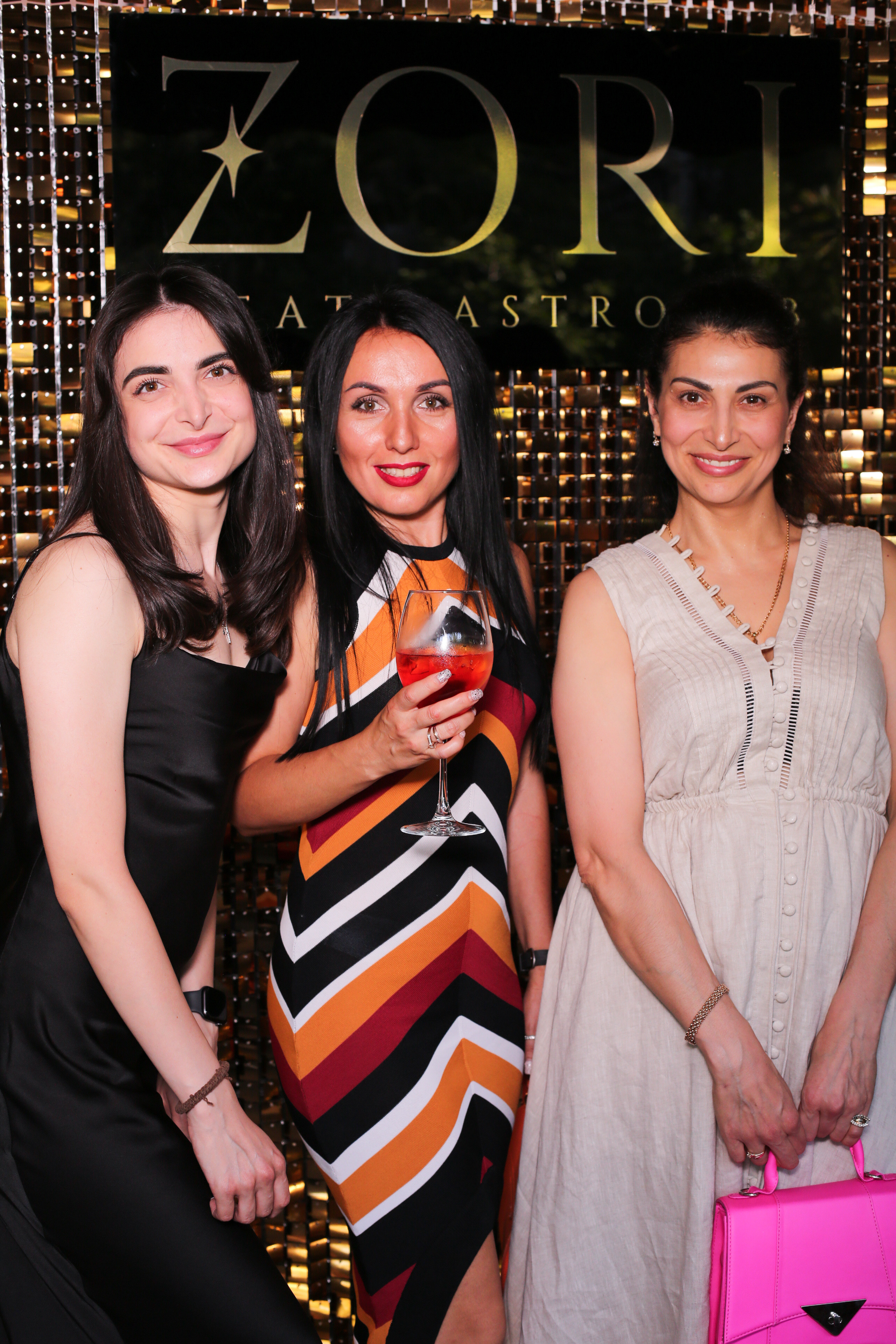 ДН Zori. Аренды интерактивных фотозон в Харькове