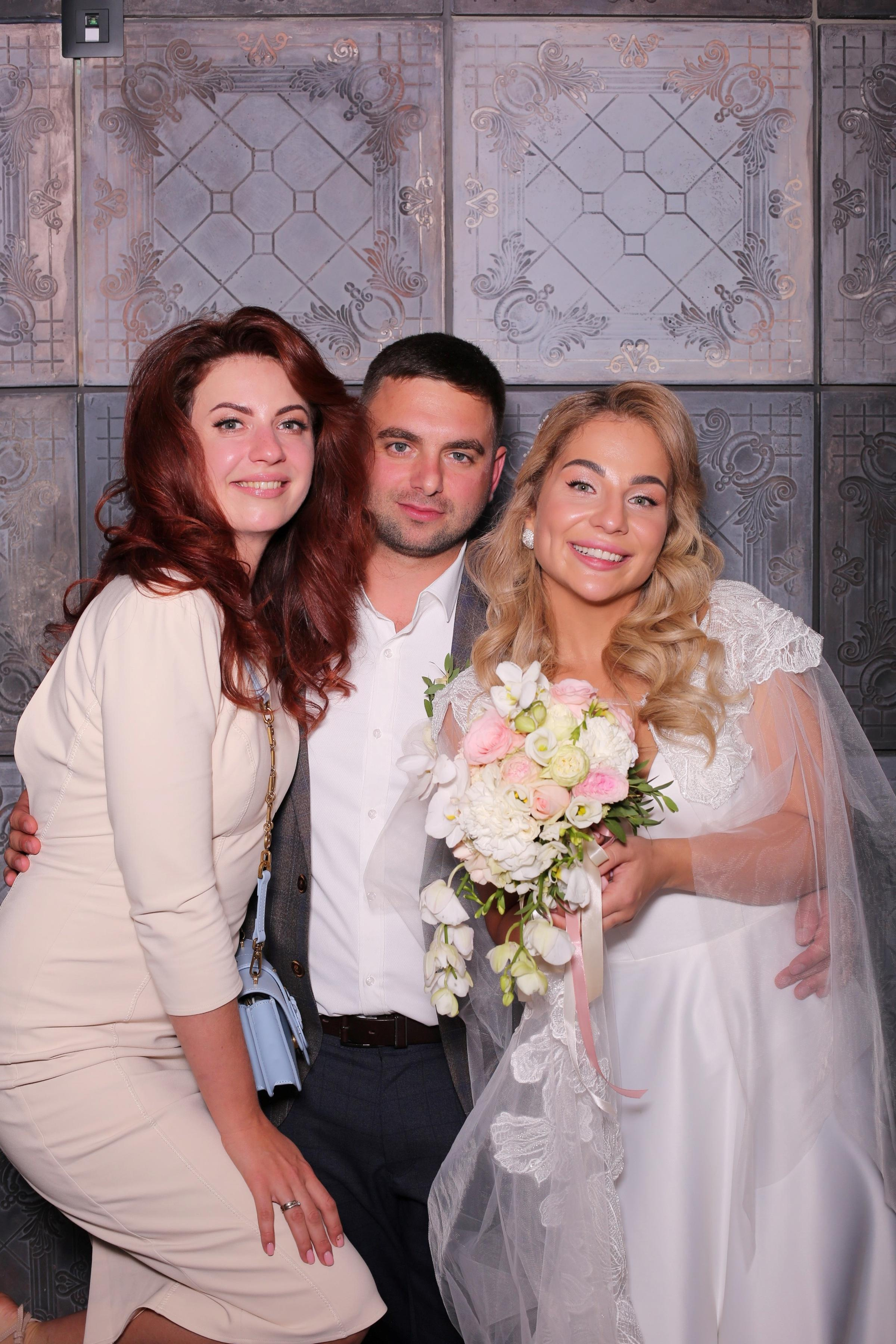 Євген та Вікторія (AiR PhotoBox). Аренды интерактивных фотозон в Харькове