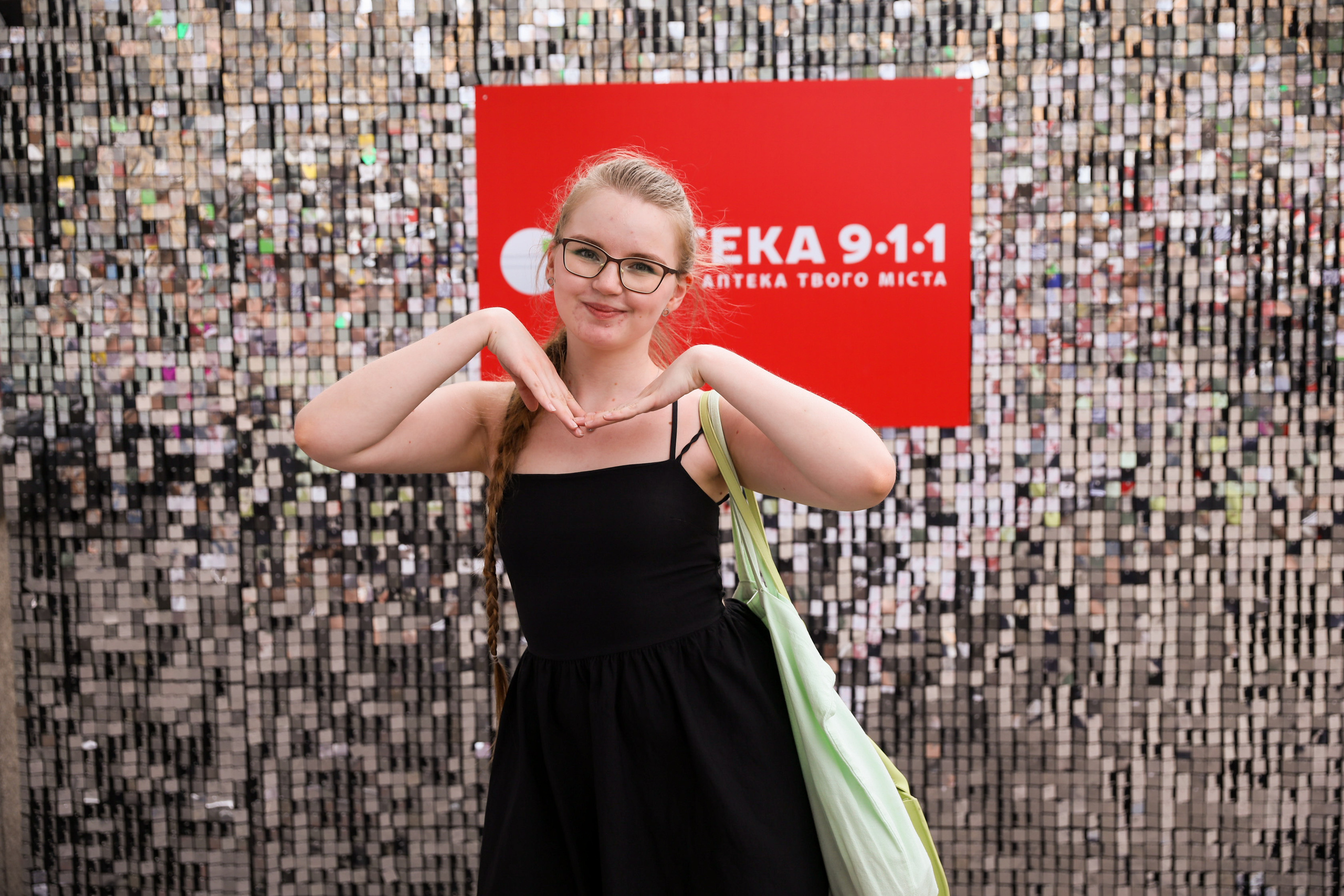 Аптека 911 (Фотомозаїка). Аренды интерактивных фотозон в Харькове