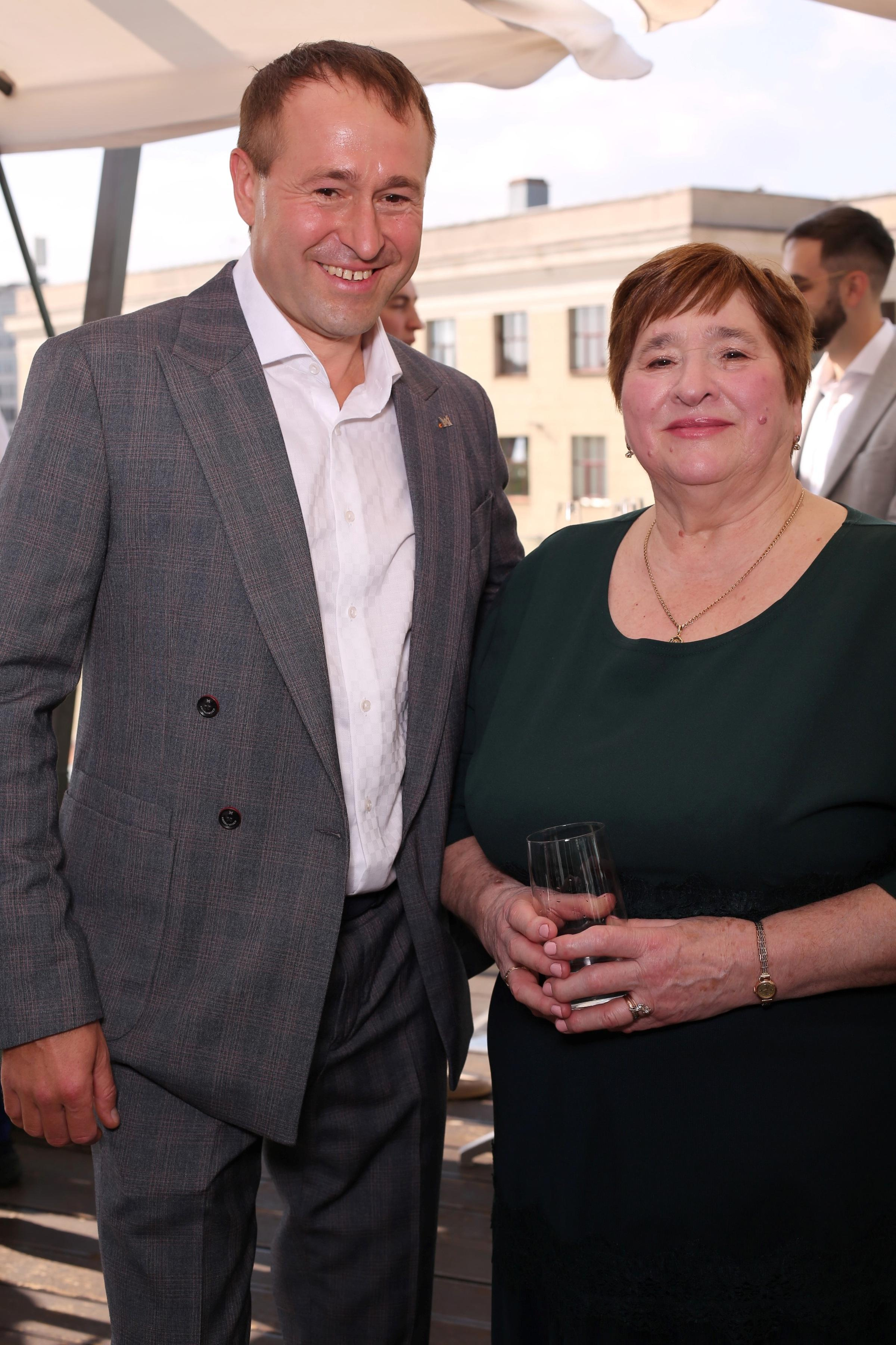 Максим та Іветта (AiR PhotoBox). Оренда інтерактивних фотозон у Харкові