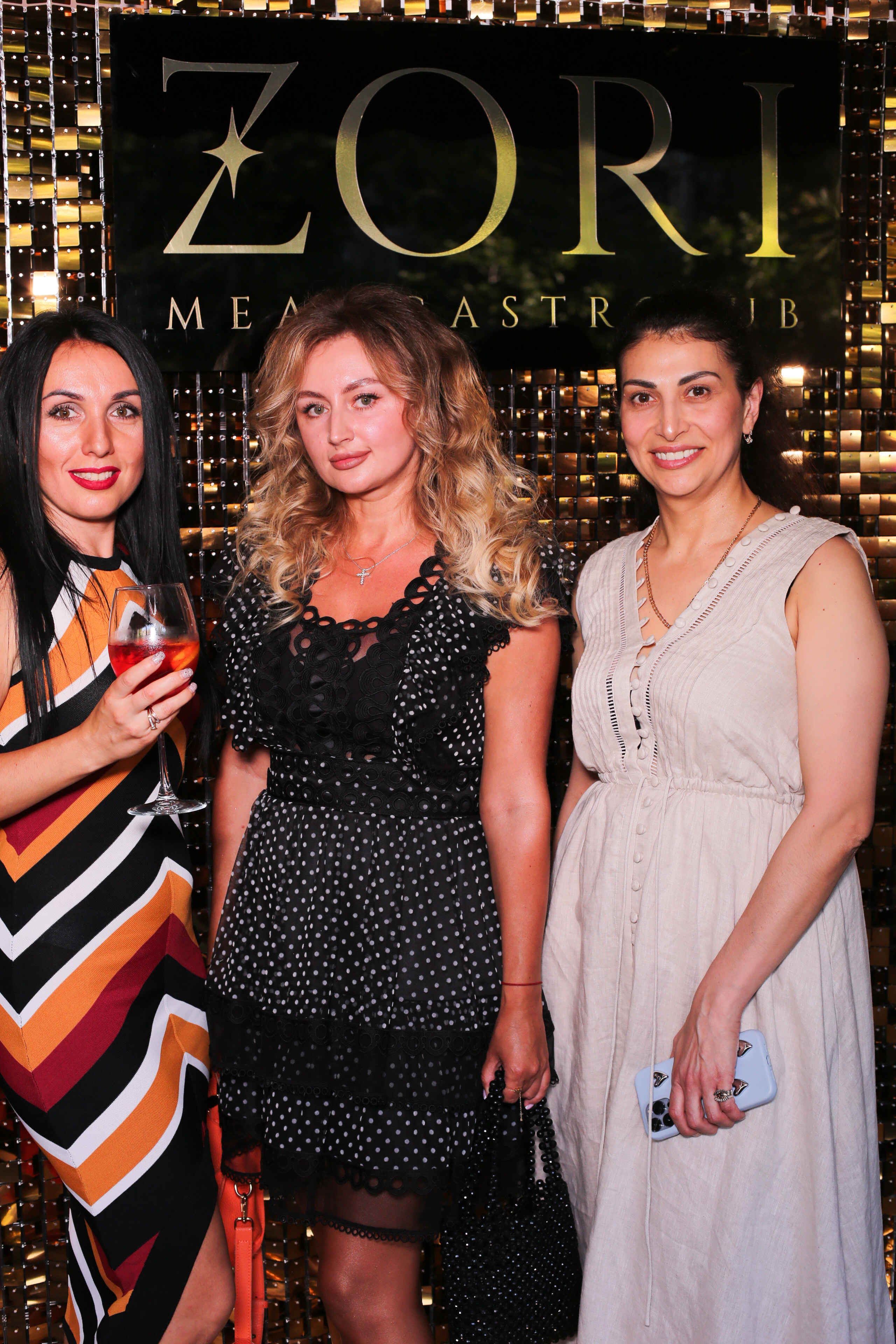 ДН Zori. Аренды интерактивных фотозон в Харькове