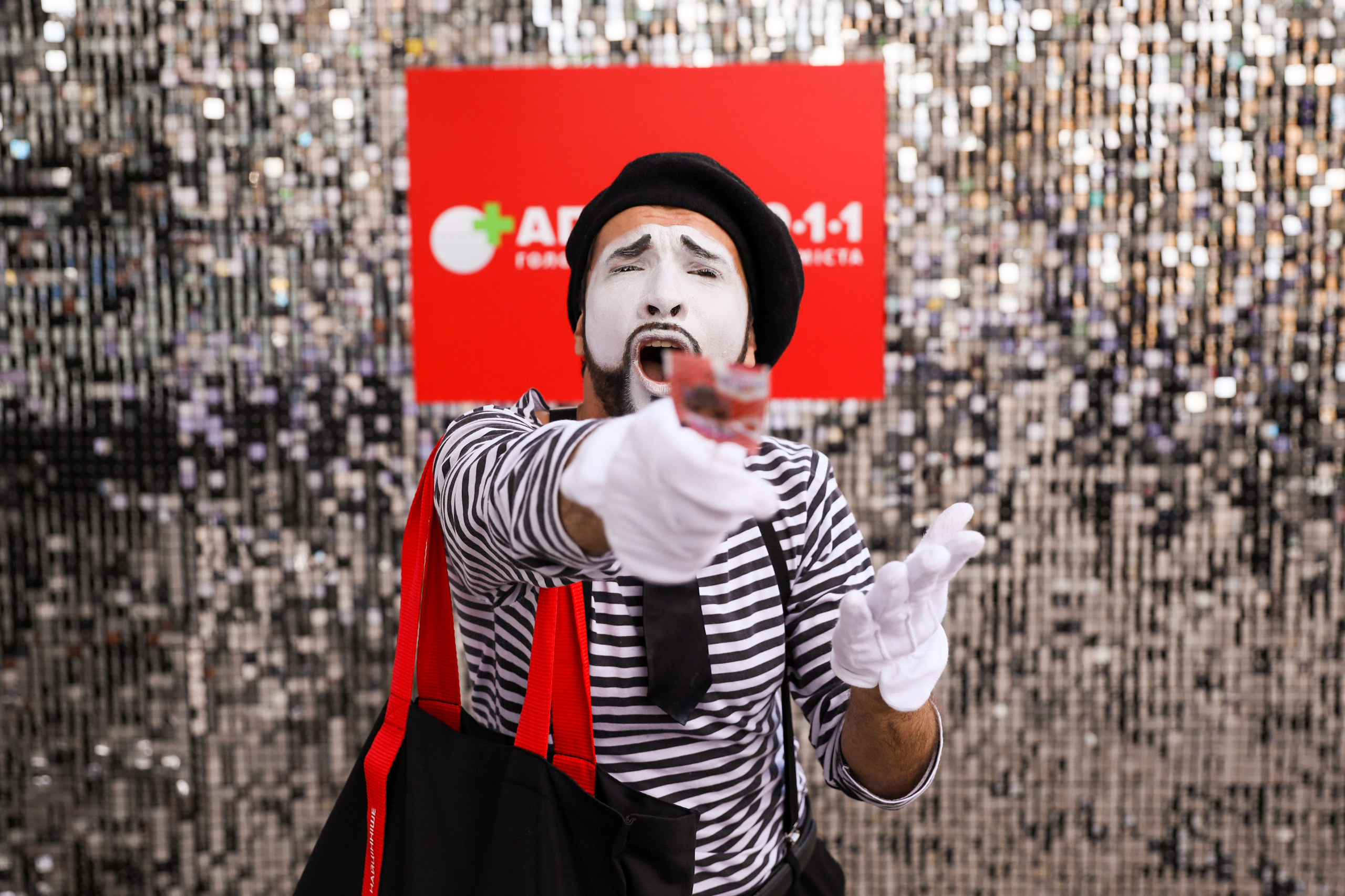 Аптека 911 (Фотомозаїка). Аренды интерактивных фотозон в Харькове