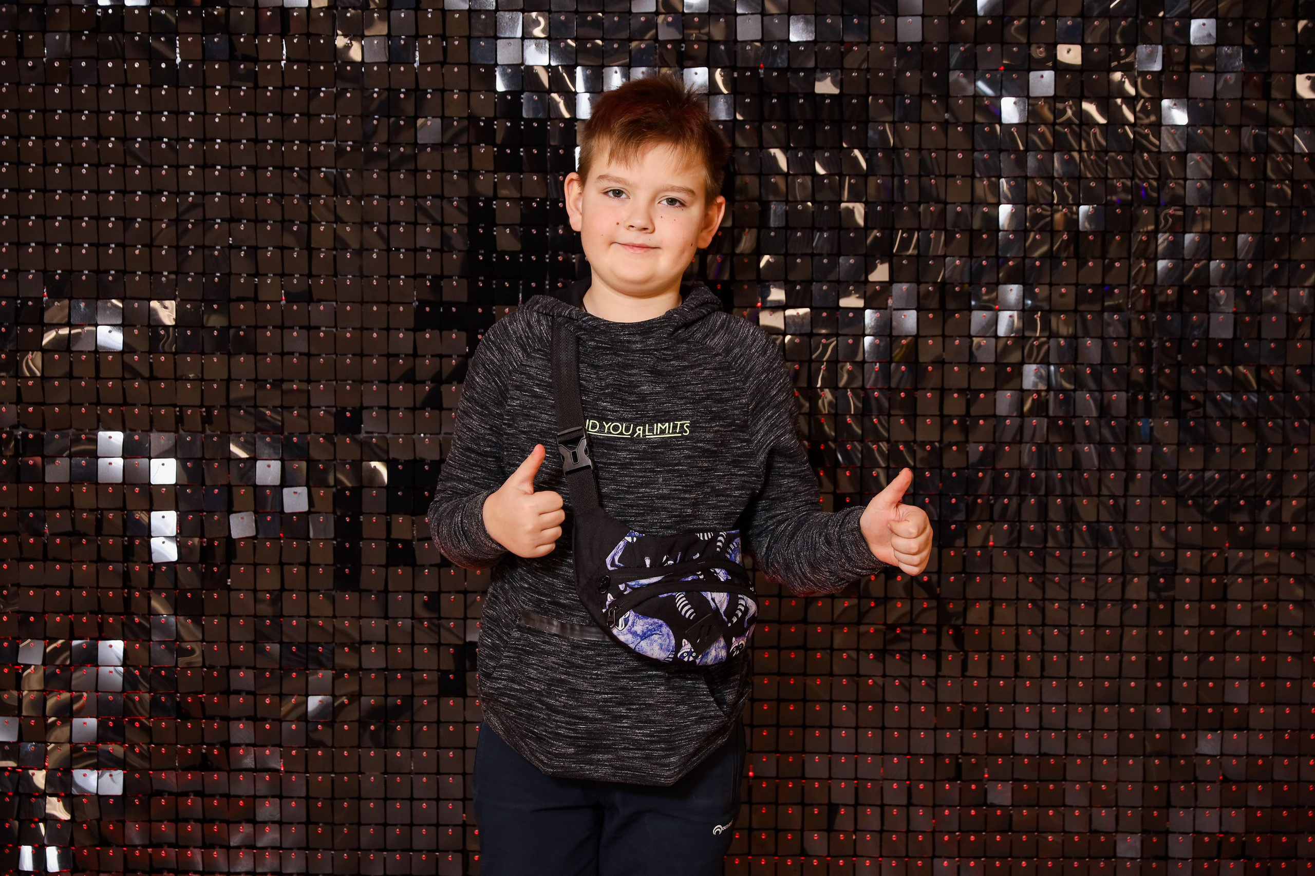 Фотомозаїка на 580 фото для ТРЦ Караван. Аренды интерактивных фотозон в Харькове