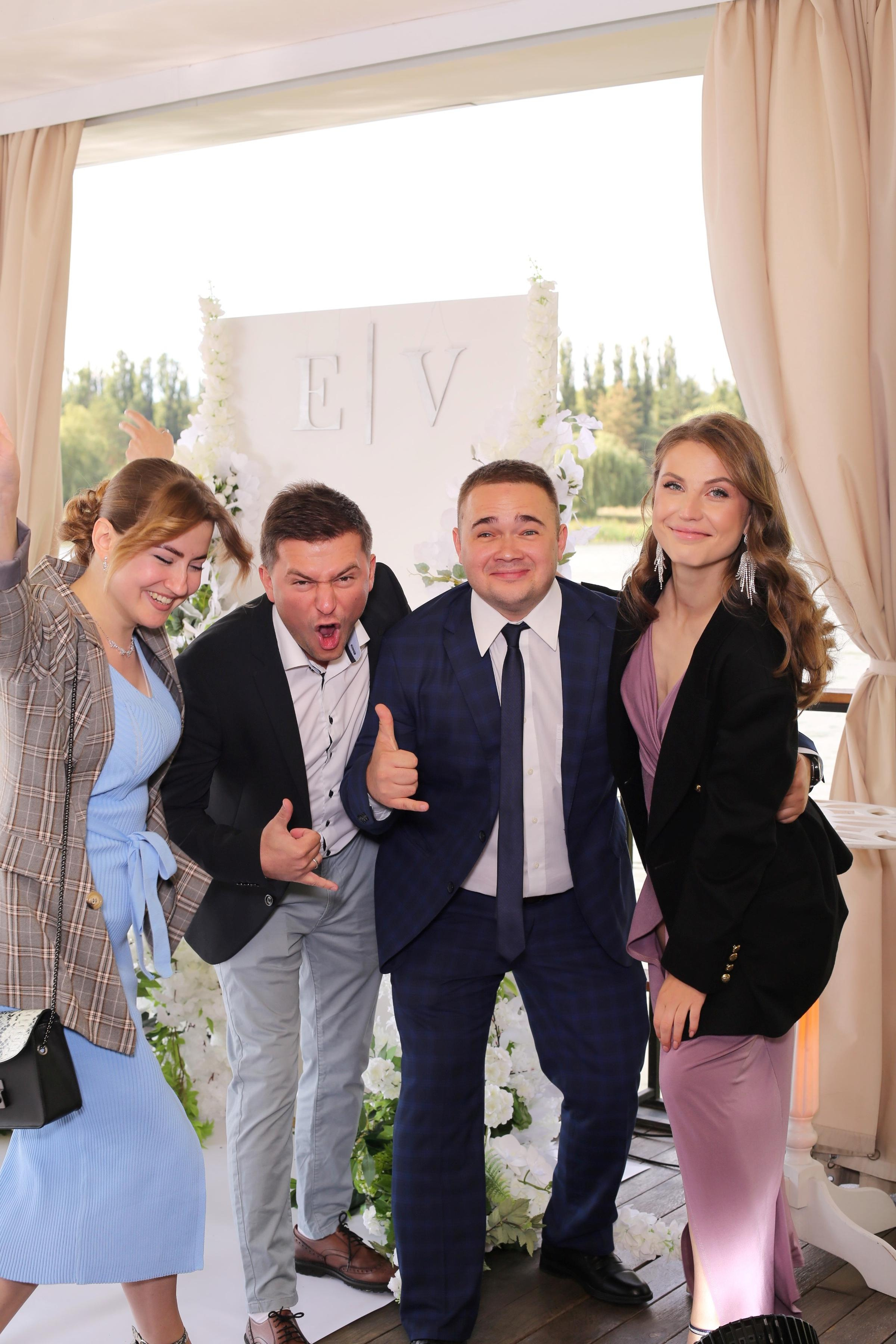 Євген та Вікторія (AiR PhotoBox). Аренды интерактивных фотозон в Харькове