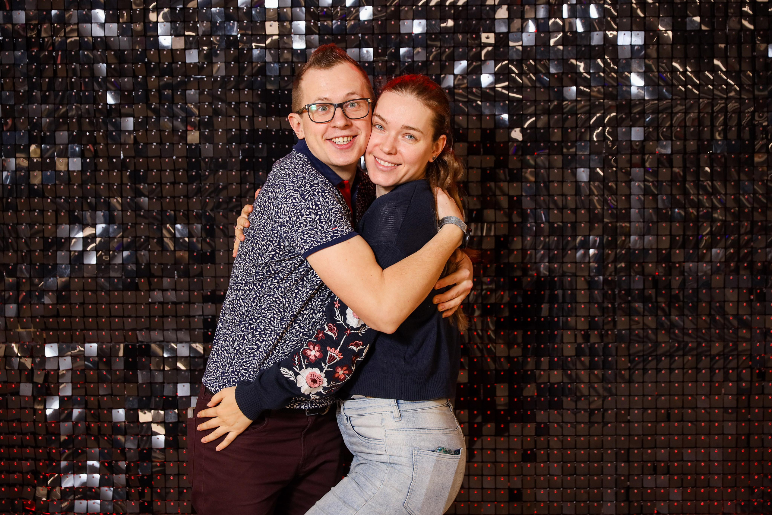 Фотомозаїка на 580 фото для ТРЦ Караван. Аренды интерактивных фотозон в Харькове