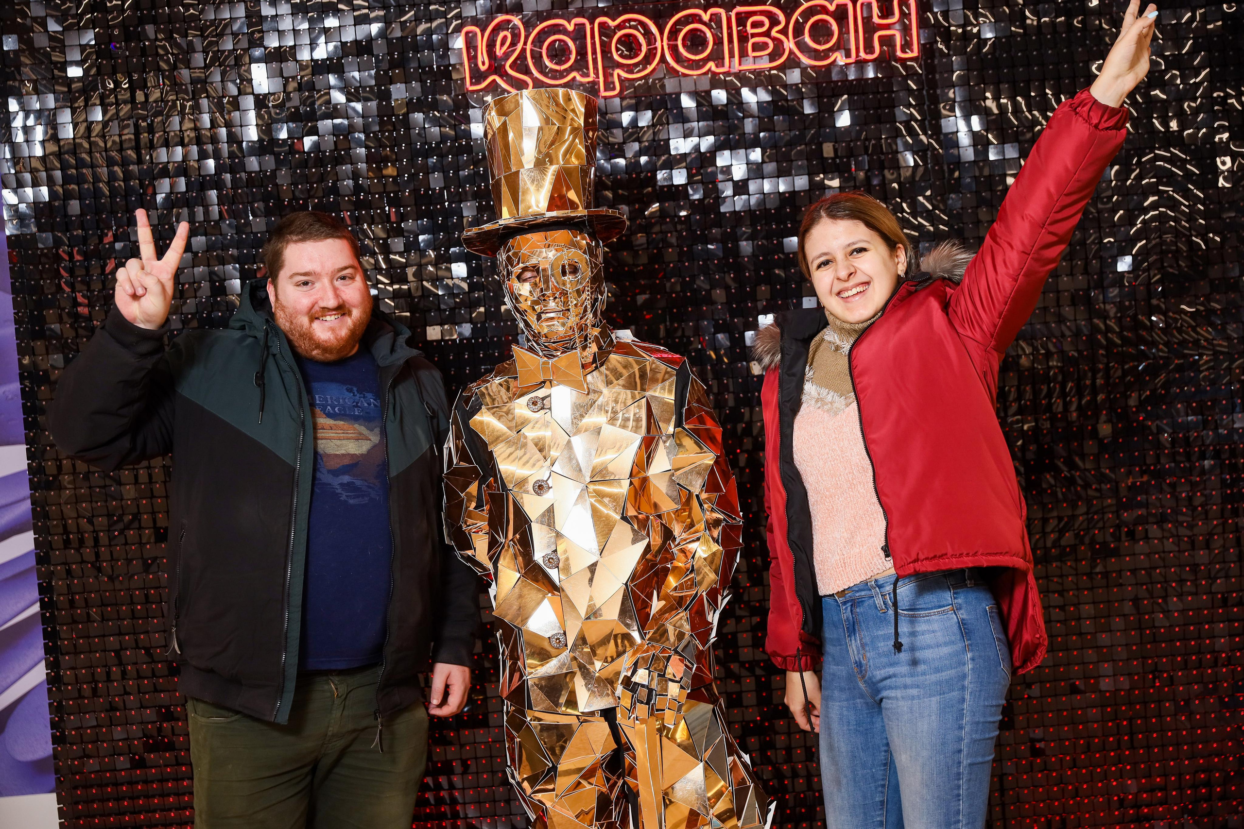 Фотомозаїка на 580 фото для ТРЦ Караван. Аренды интерактивных фотозон в Харькове