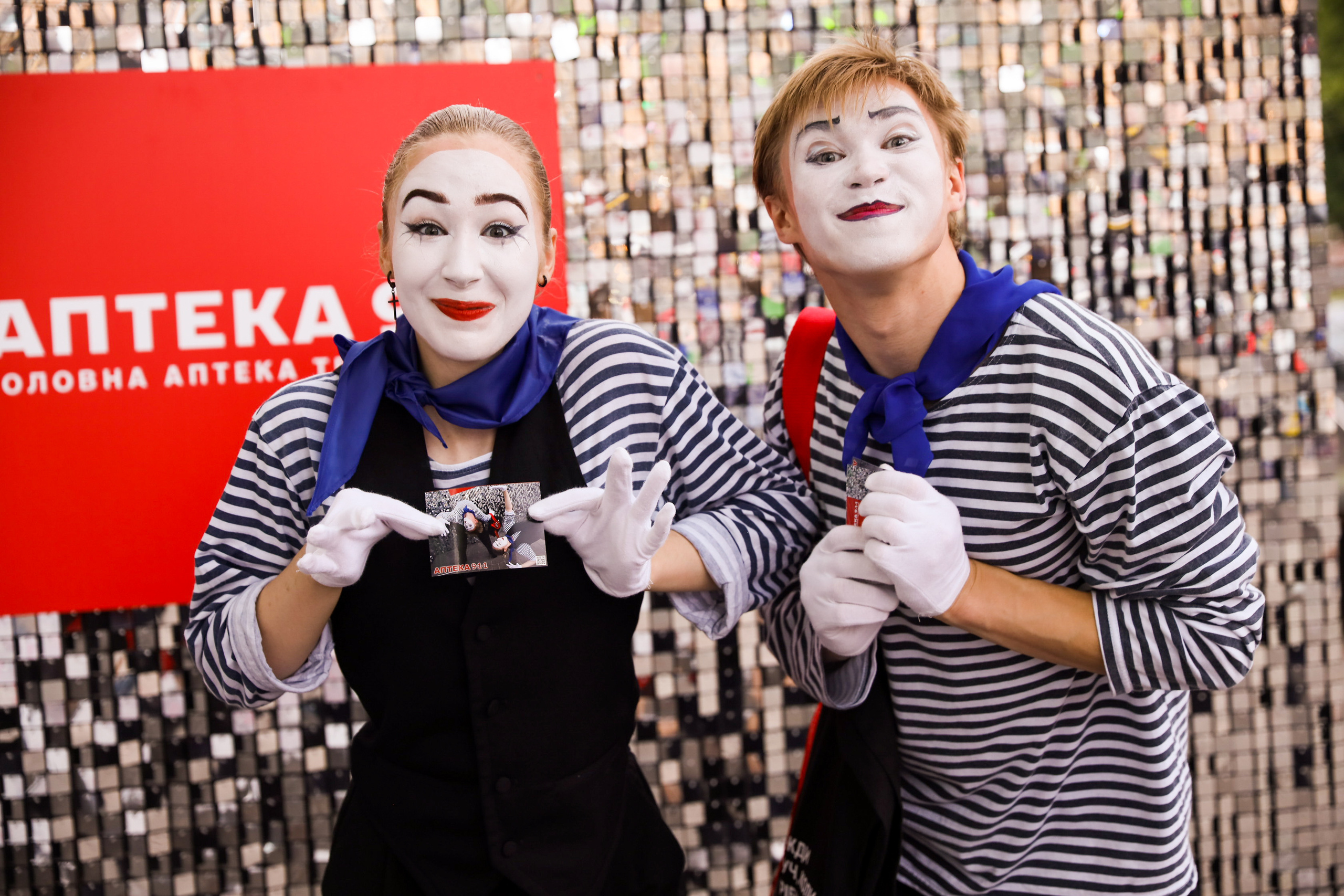Аптека 911 (Фотомозаїка). Аренды интерактивных фотозон в Харькове