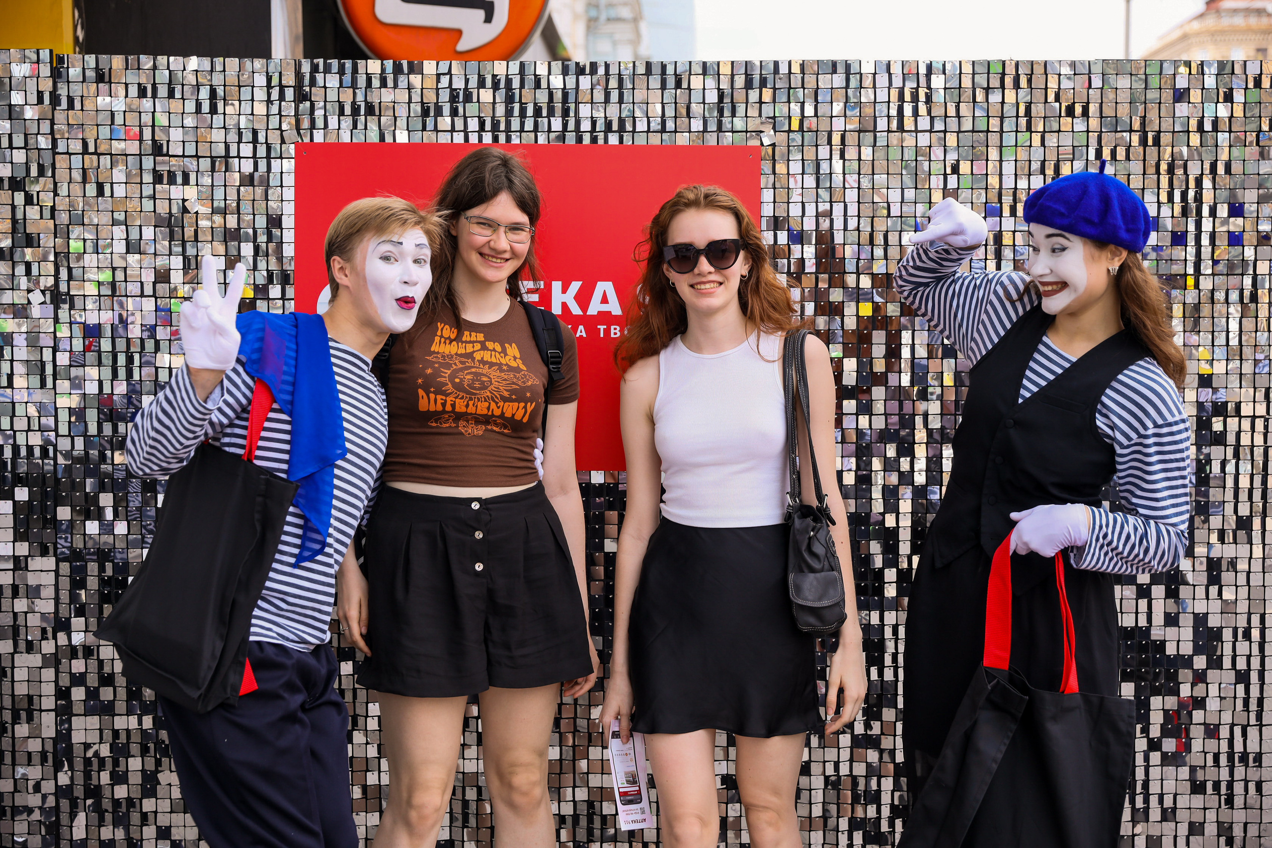 Аптека 911 (Фотомозаїка). Аренды интерактивных фотозон в Харькове