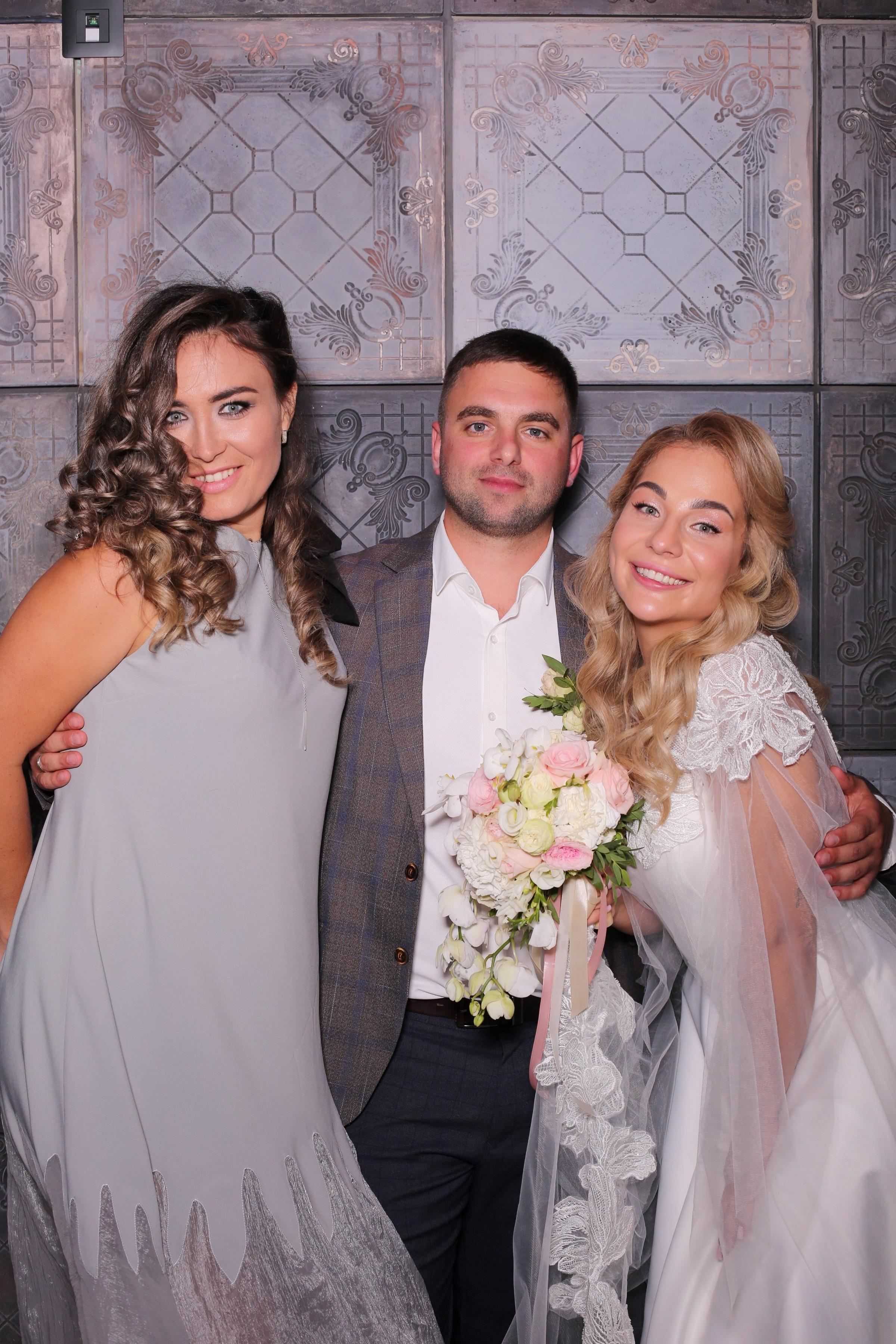 Євген та Вікторія (AiR PhotoBox). Аренды интерактивных фотозон в Харькове