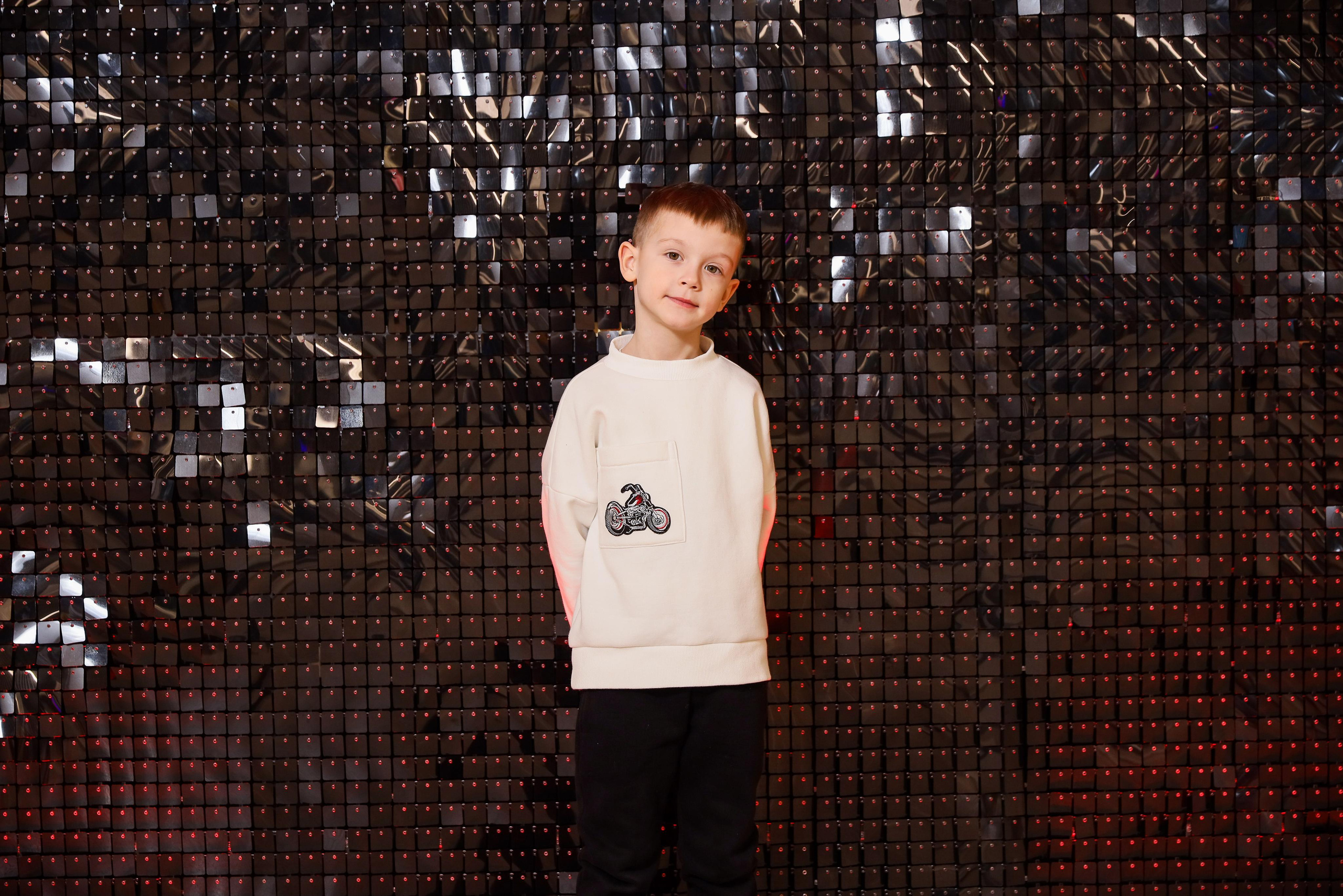 Фотомозаїка на 580 фото для ТРЦ Караван. Аренды интерактивных фотозон в Харькове