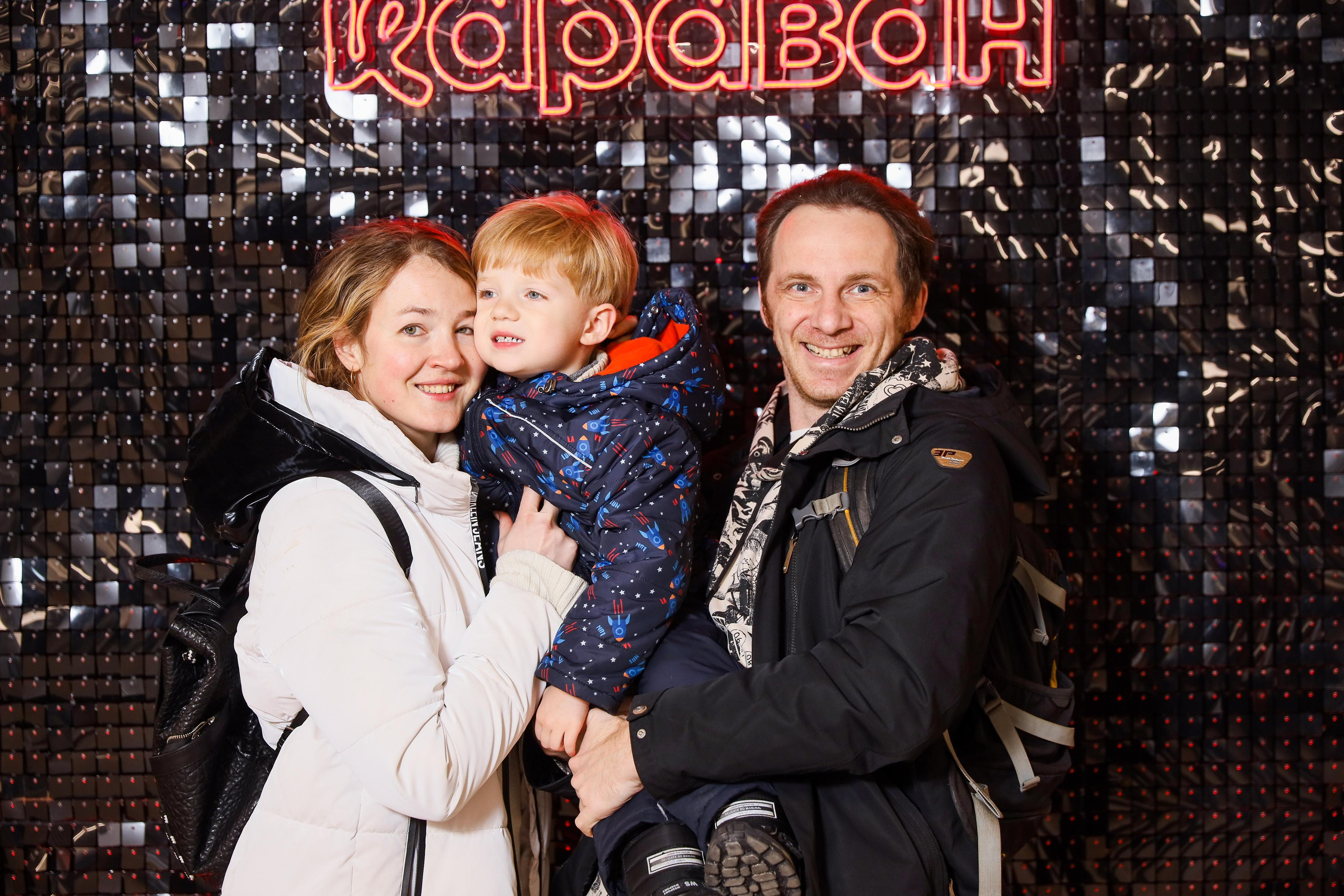 Фотомозаїка на 580 фото для ТРЦ Караван. Аренды интерактивных фотозон в Харькове