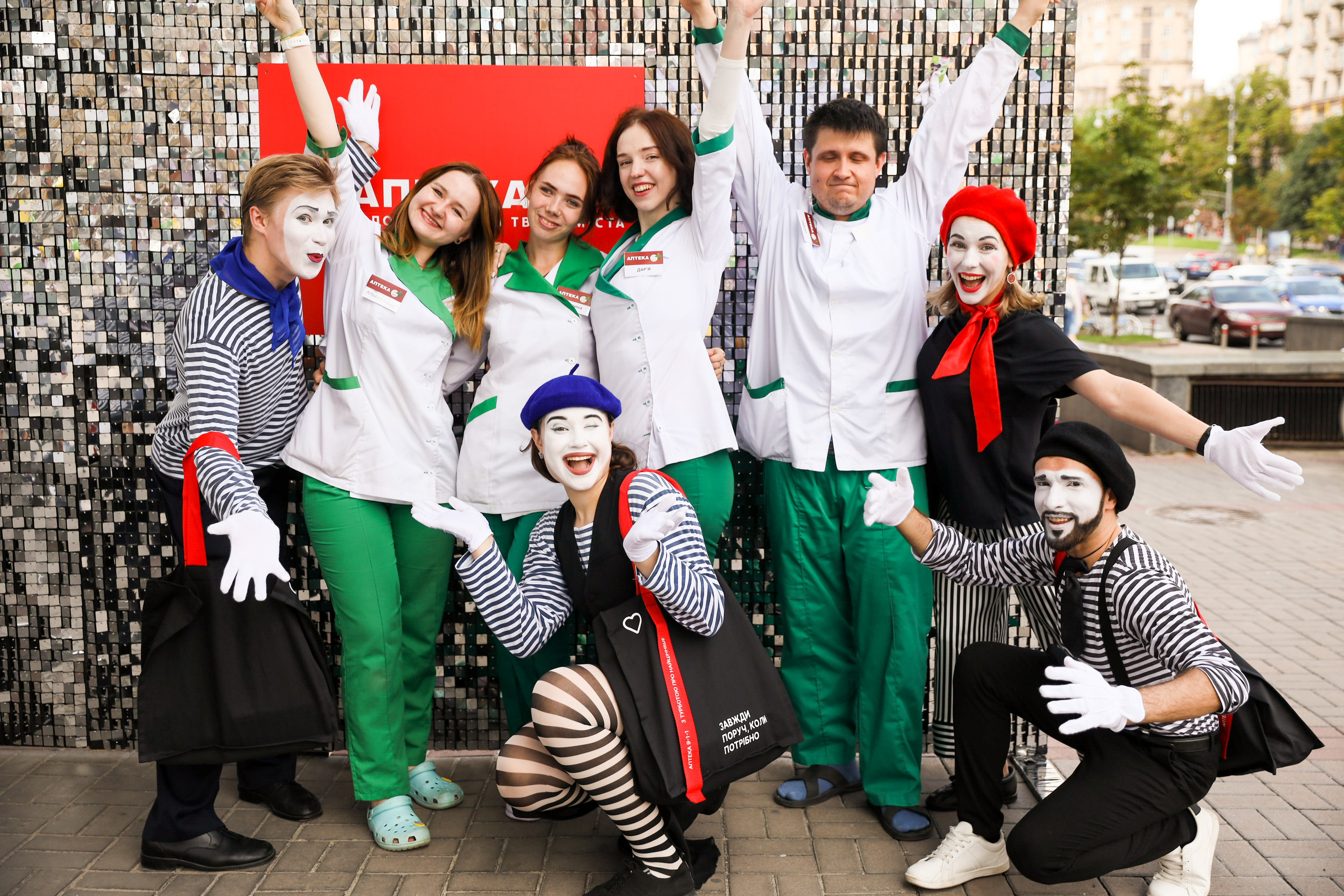 Аптека 911 (Фотомозаїка). Аренды интерактивных фотозон в Харькове