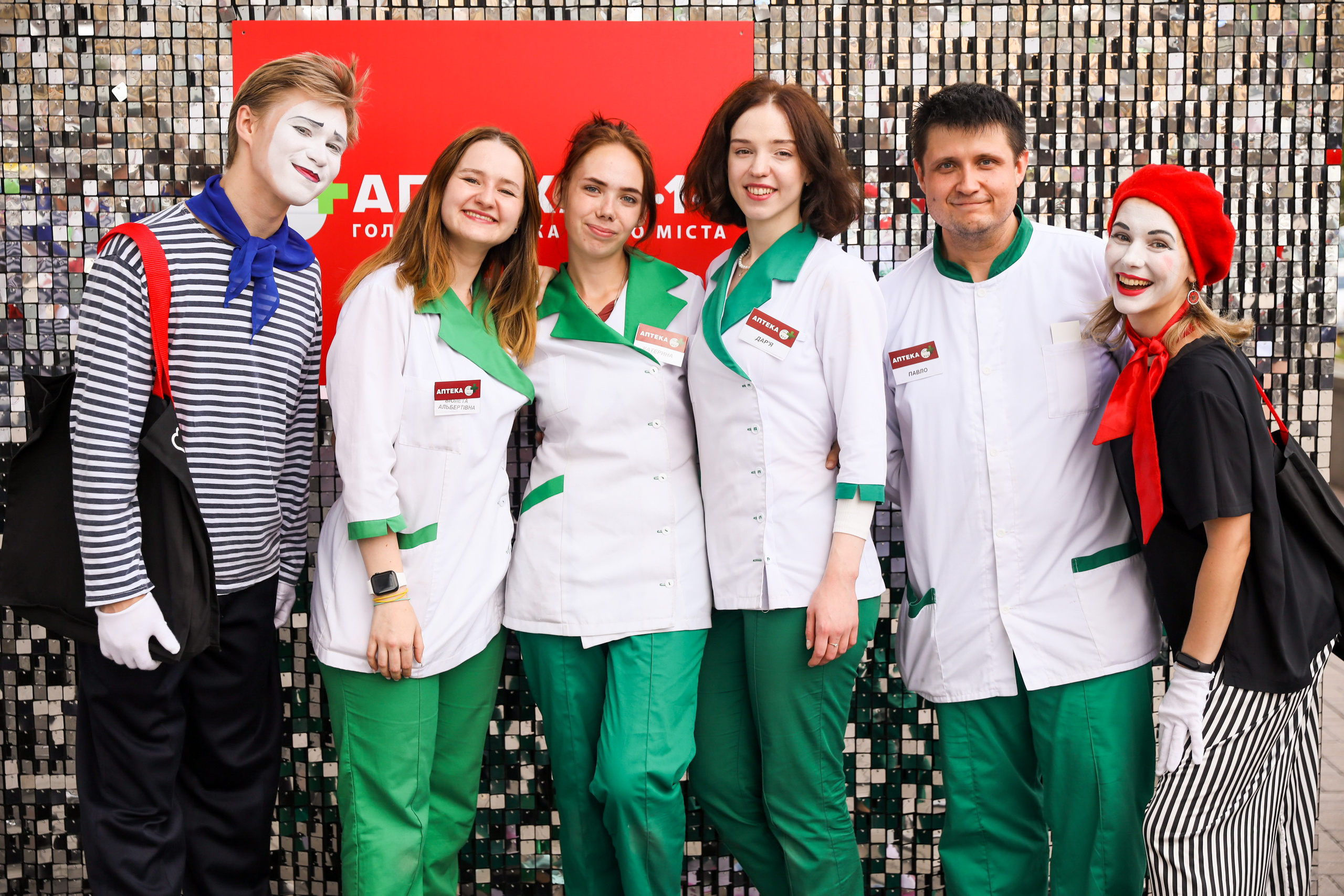 Аптека 911 (Фотомозаїка). Аренды интерактивных фотозон в Харькове