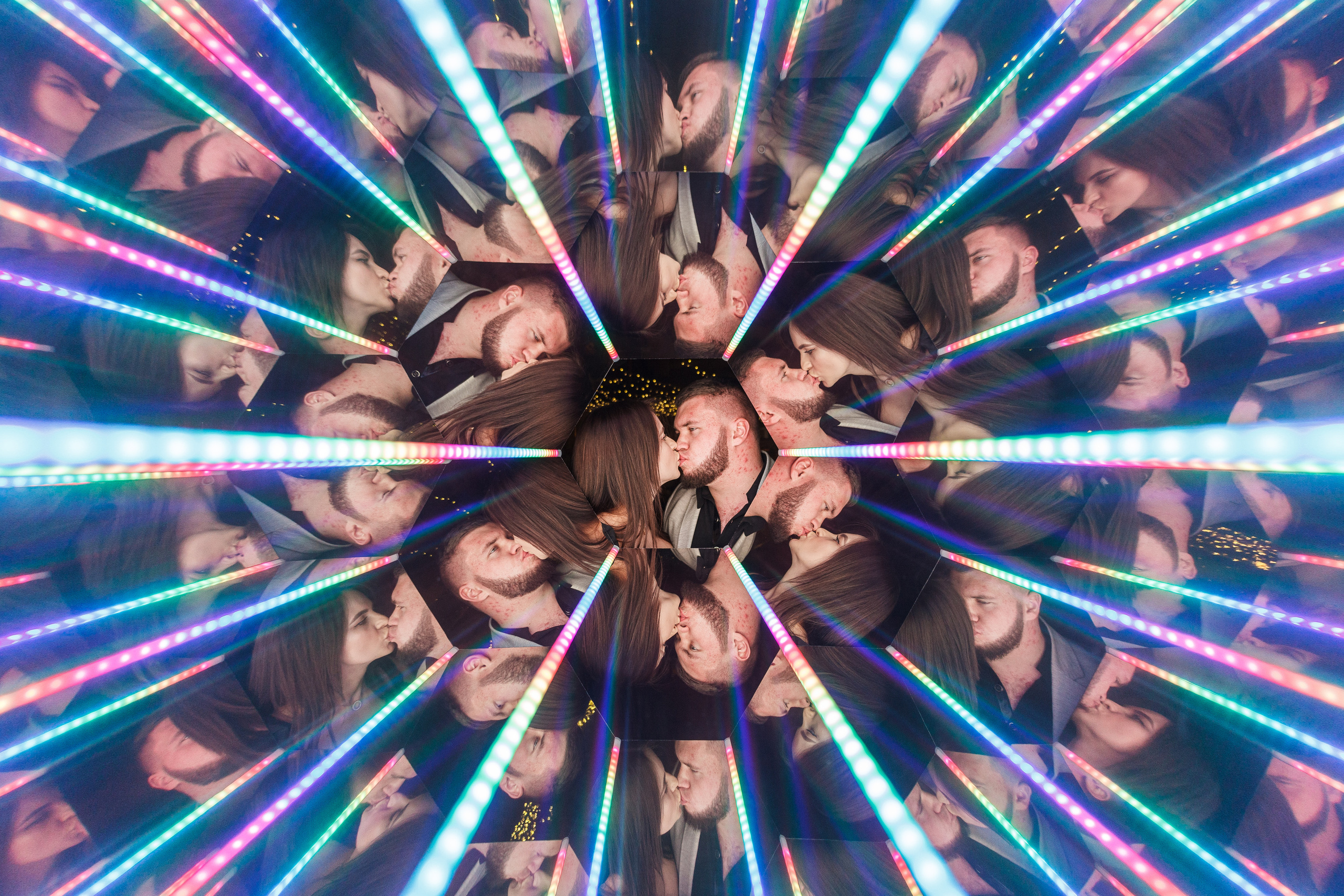 Калейдоскоп на свадьбе Алексея и Ання. Аренды интерактивных фотозон в Харькове