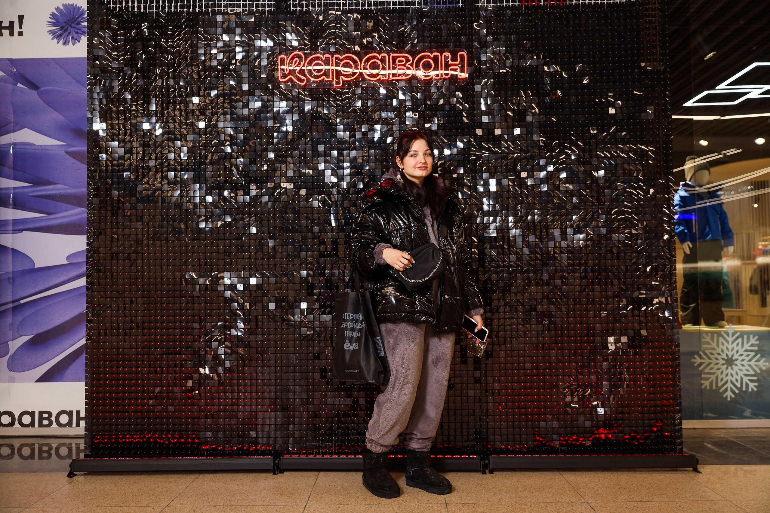 Фотомозаїка на 580 фото для ТРЦ Караван. Аренды интерактивных фотозон в Харькове