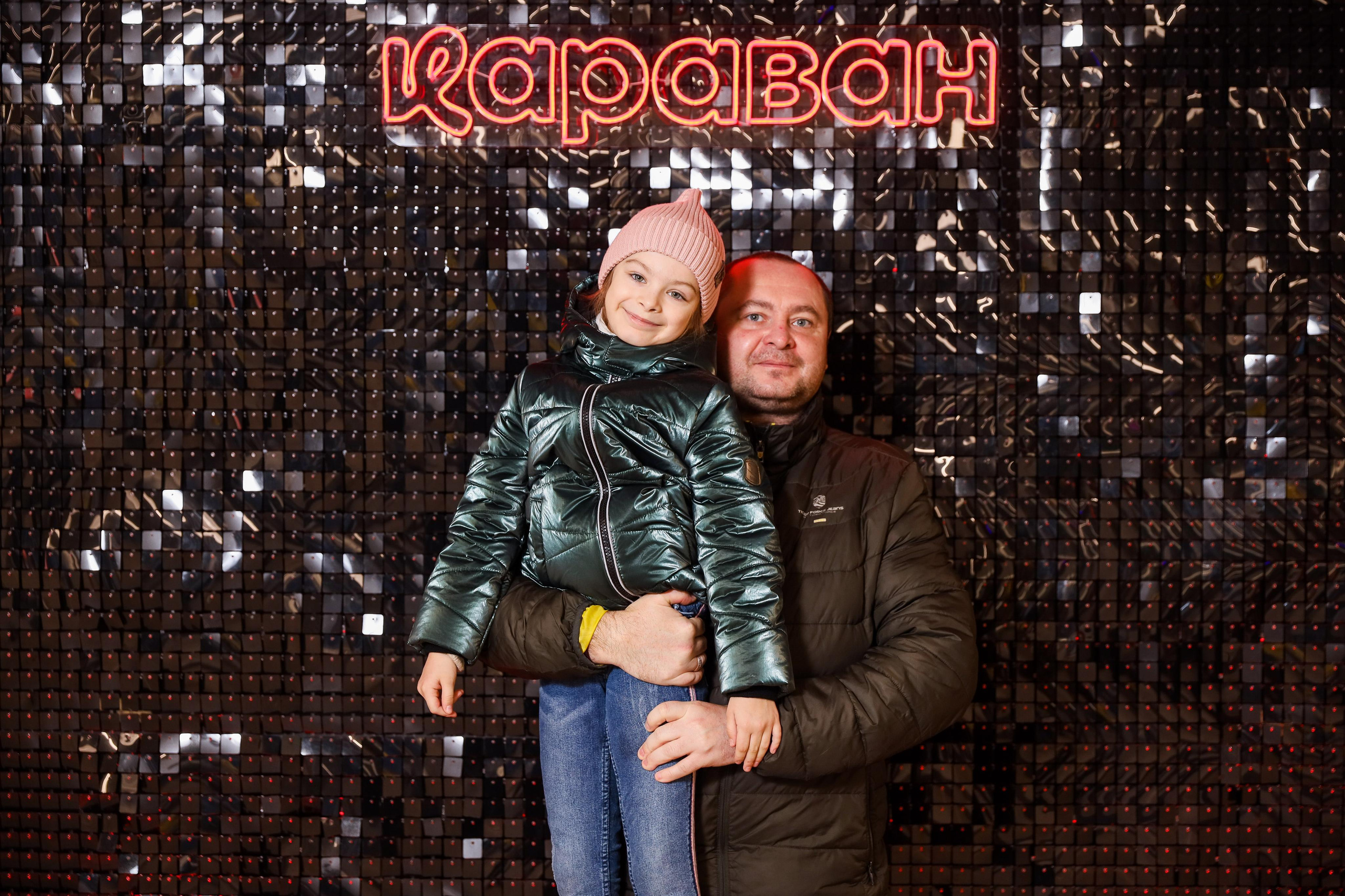 Фотомозаїка на 580 фото для ТРЦ Караван. Аренды интерактивных фотозон в Харькове