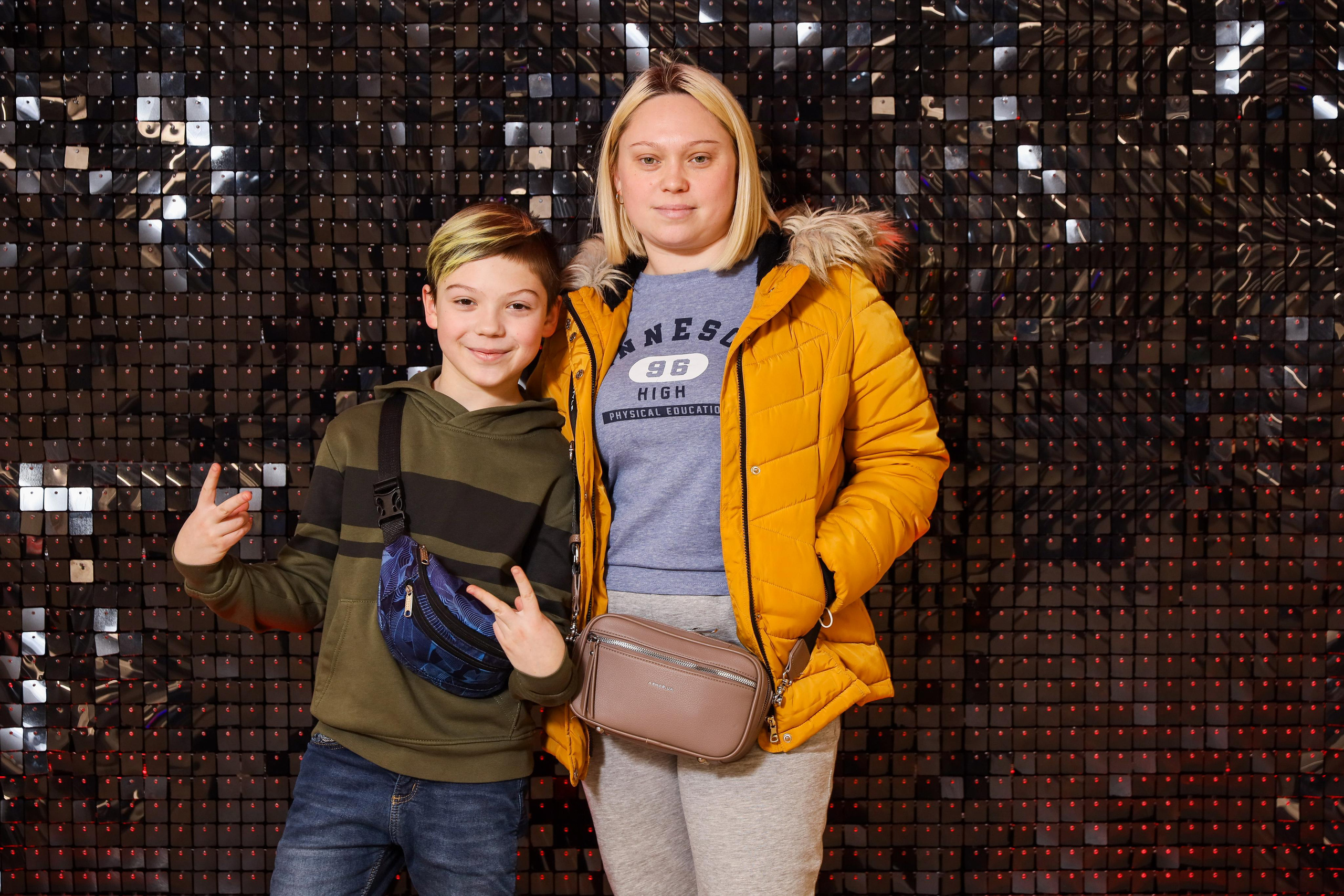 Фотомозаїка на 580 фото для ТРЦ Караван. Аренды интерактивных фотозон в Харькове