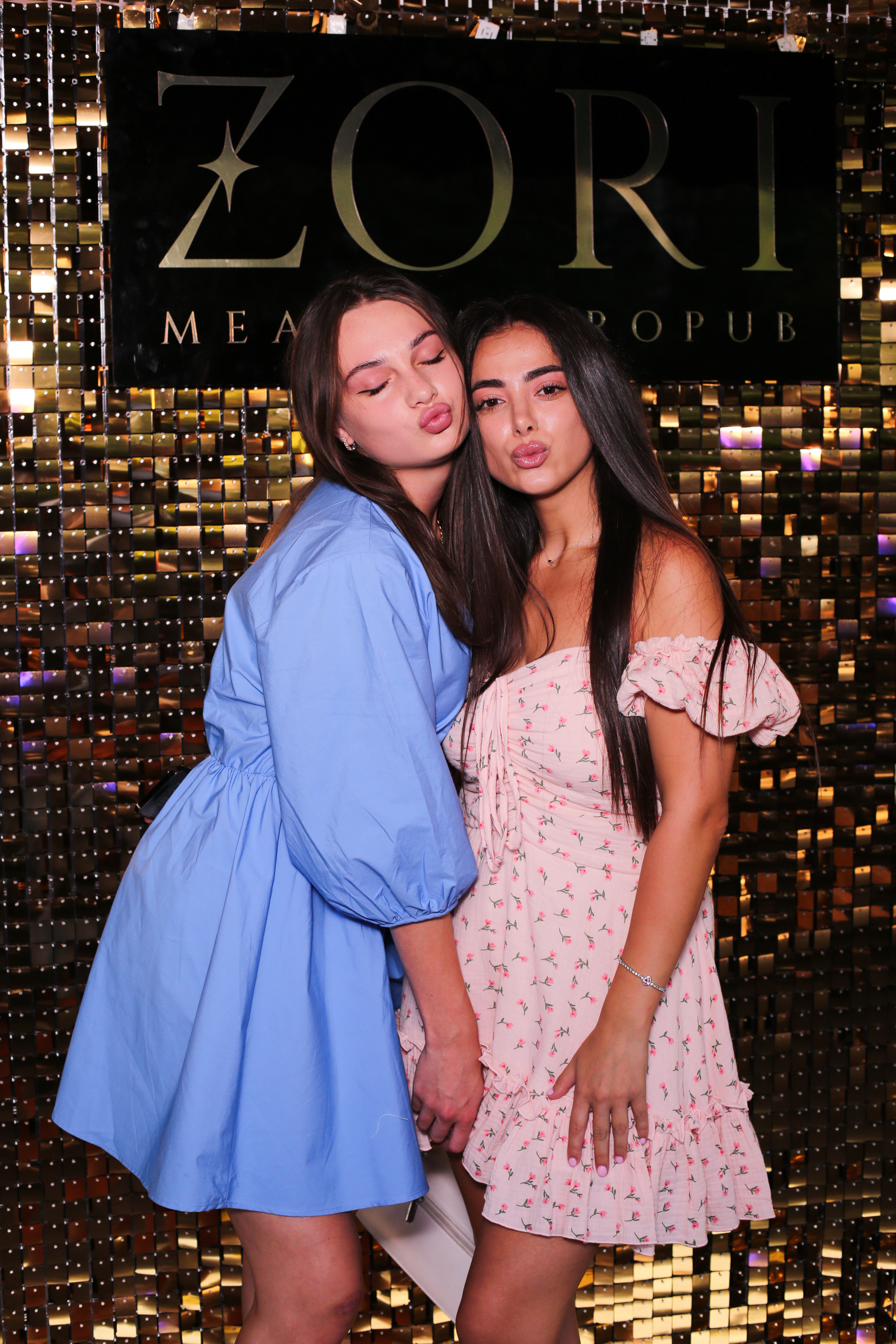 ДН Zori. Аренды интерактивных фотозон в Харькове