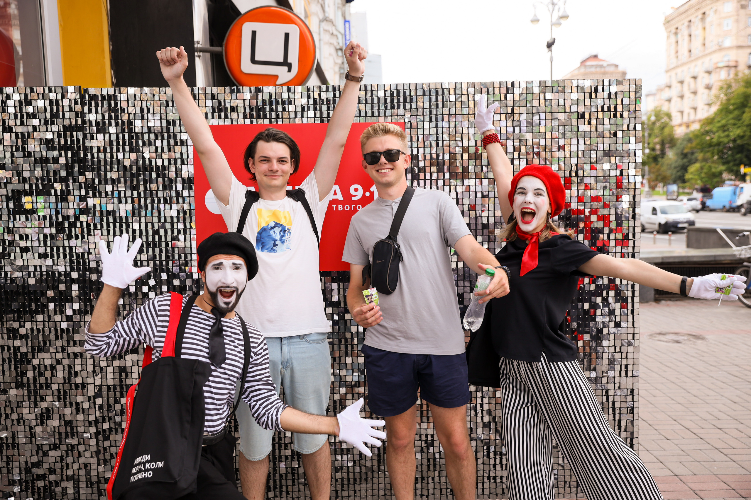 Аптека 911 (Фотомозаїка). Аренды интерактивных фотозон в Харькове