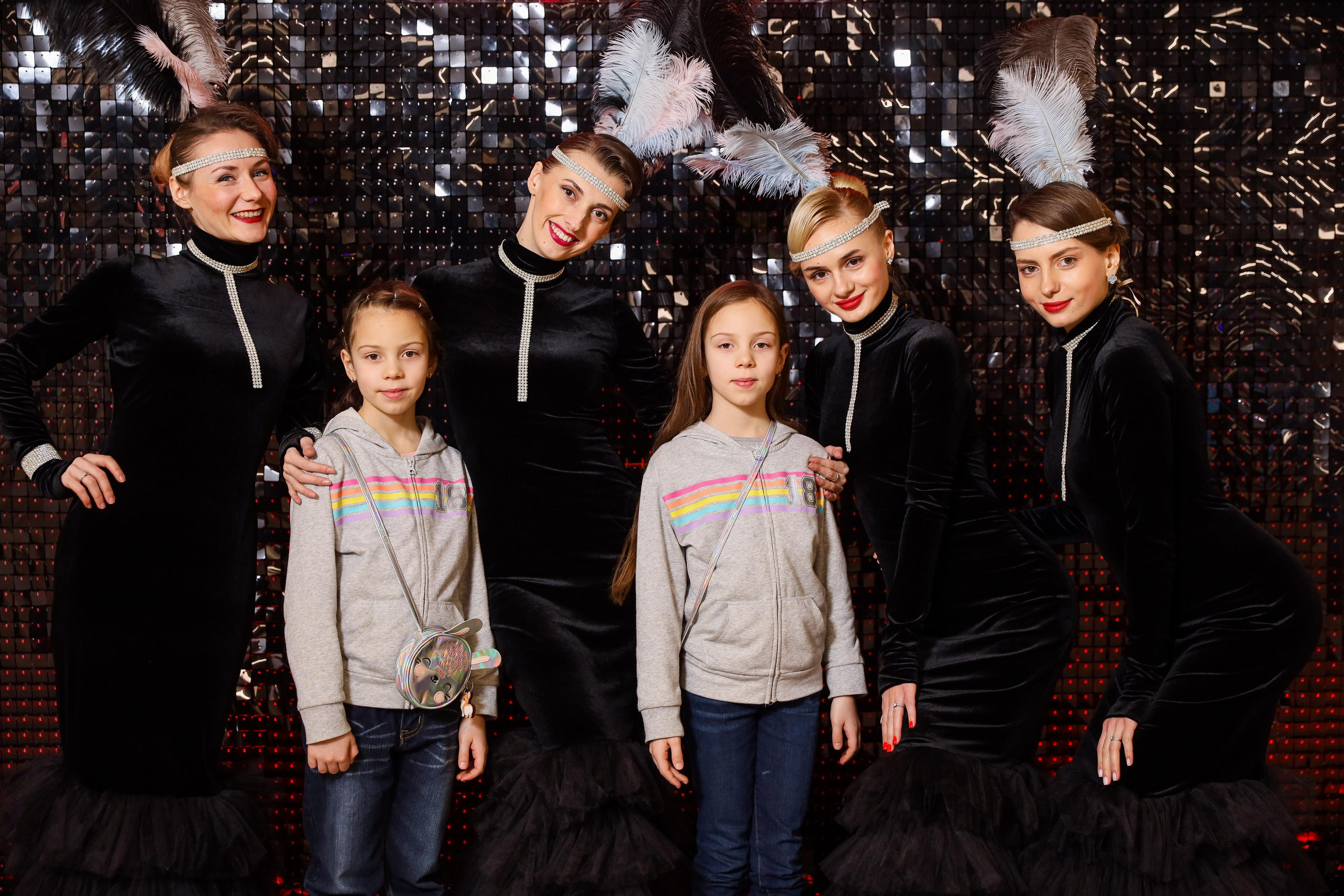 Фотомозаїка на 580 фото для ТРЦ Караван. Аренды интерактивных фотозон в Харькове