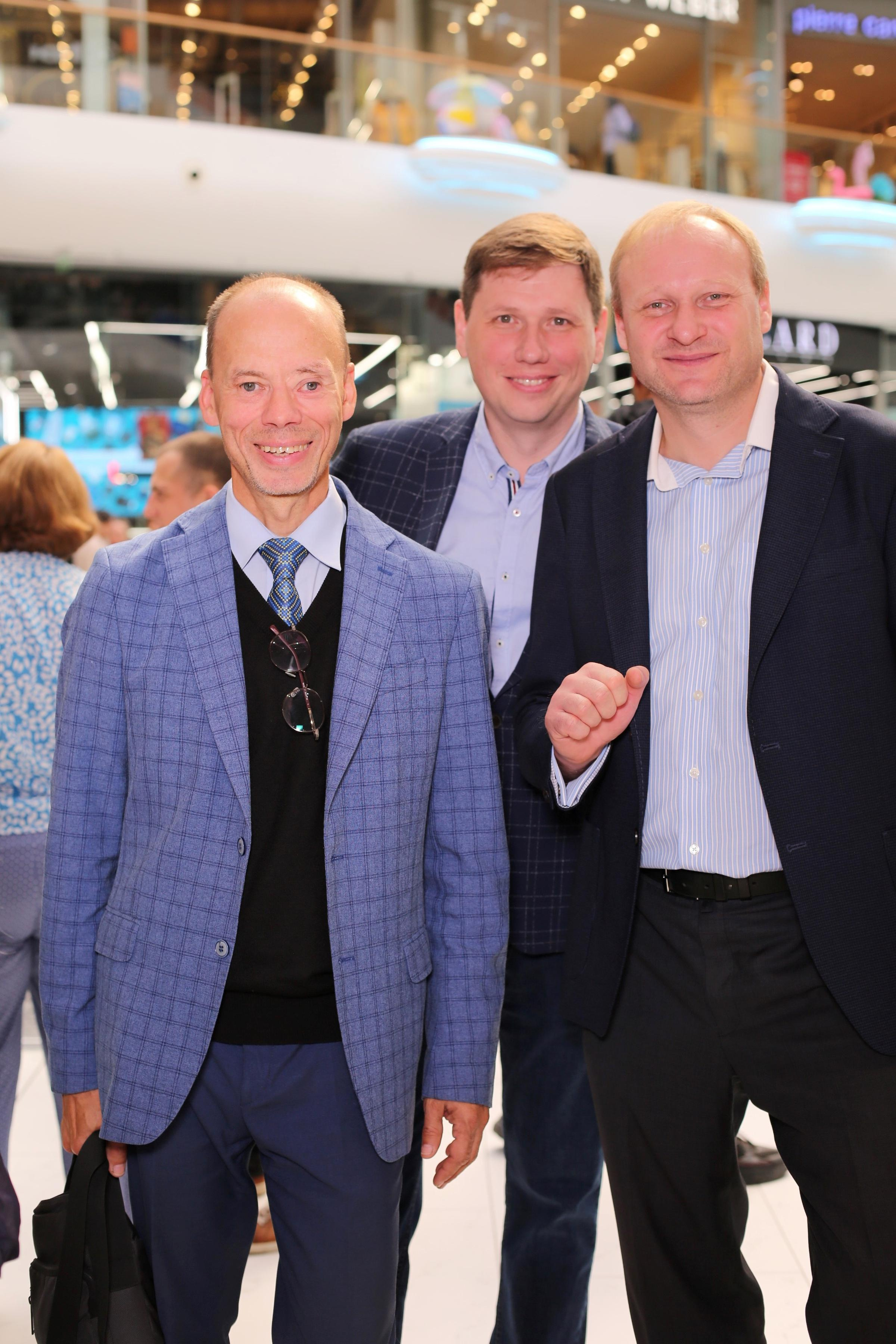 911 для НФАУ. Аренды интерактивных фотозон в Харькове