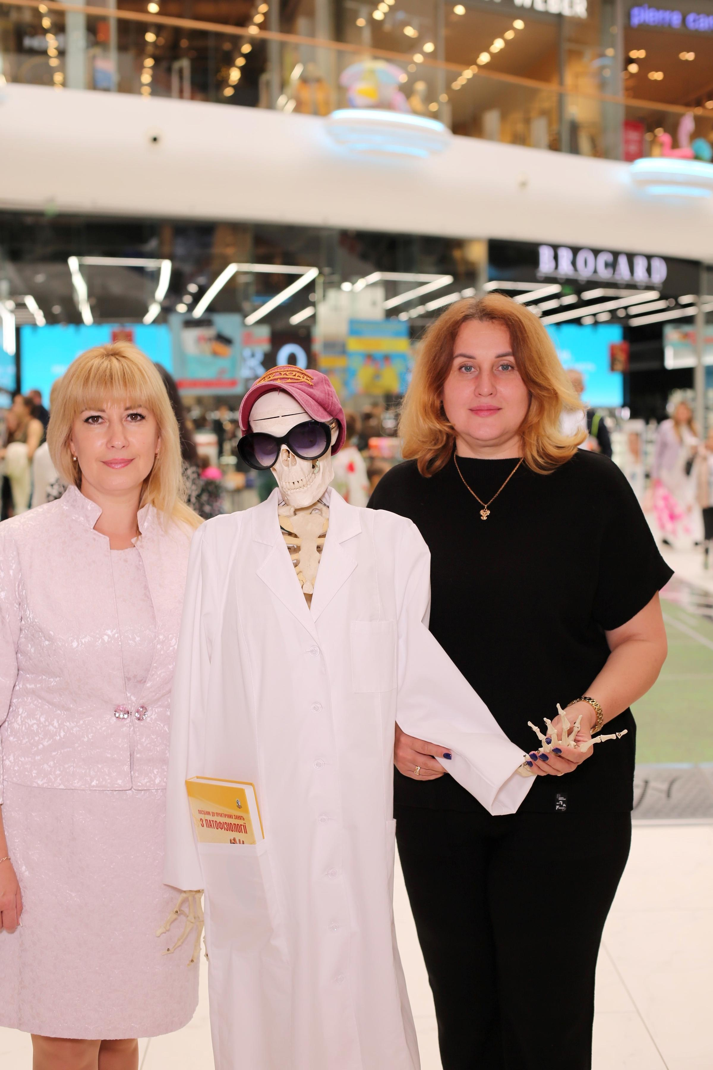 911 для НФАУ. Аренды интерактивных фотозон в Харькове