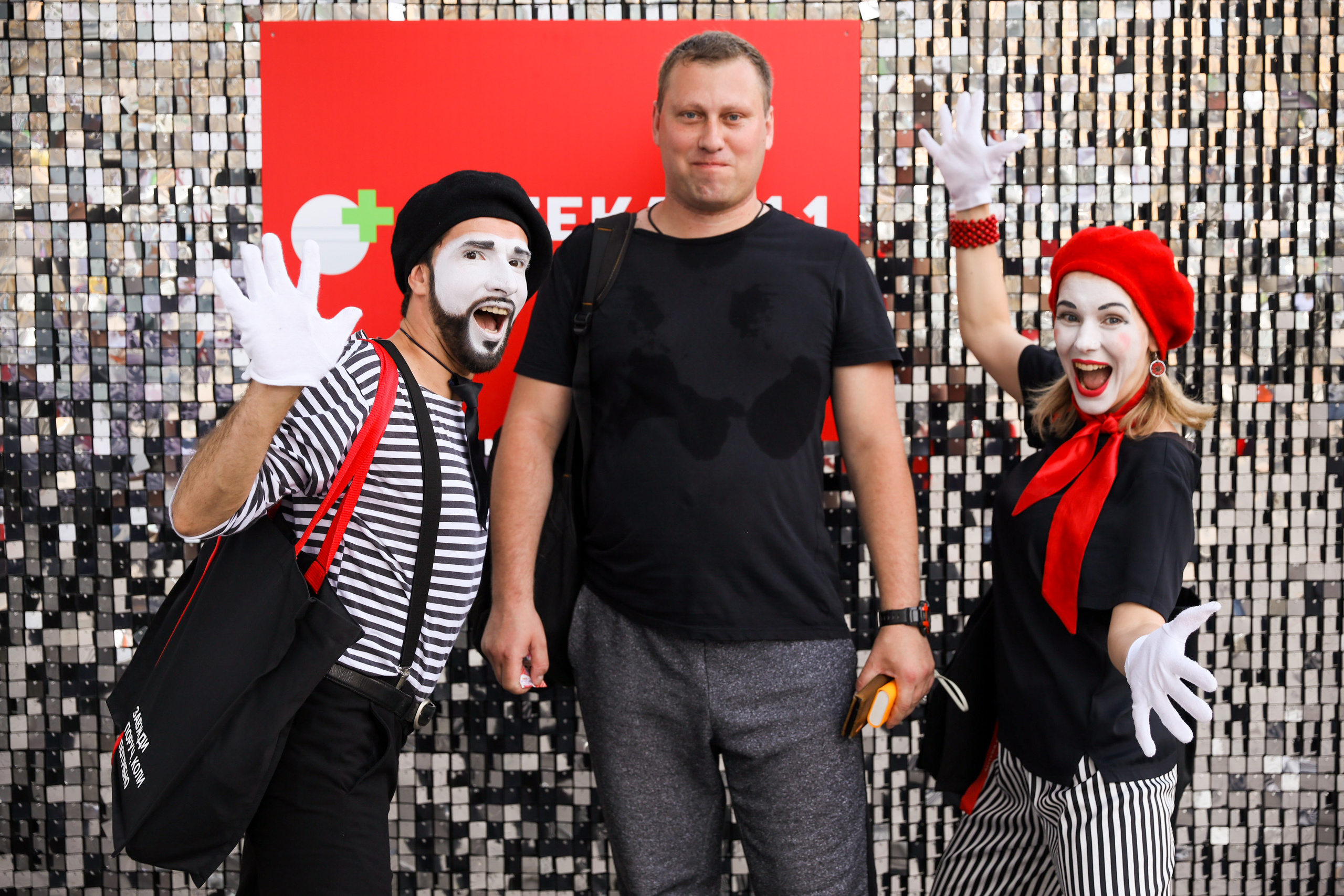 Аптека 911 (Фотомозаїка). Аренды интерактивных фотозон в Харькове