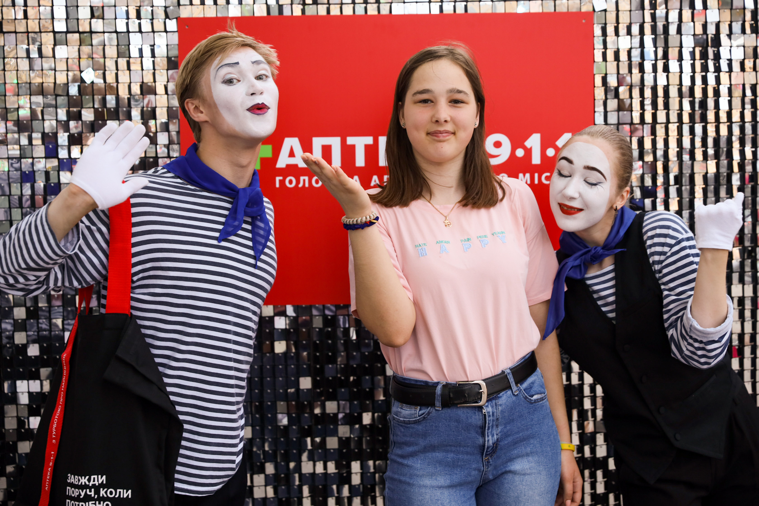 Аптека 911 (Фотомозаїка). Аренды интерактивных фотозон в Харькове