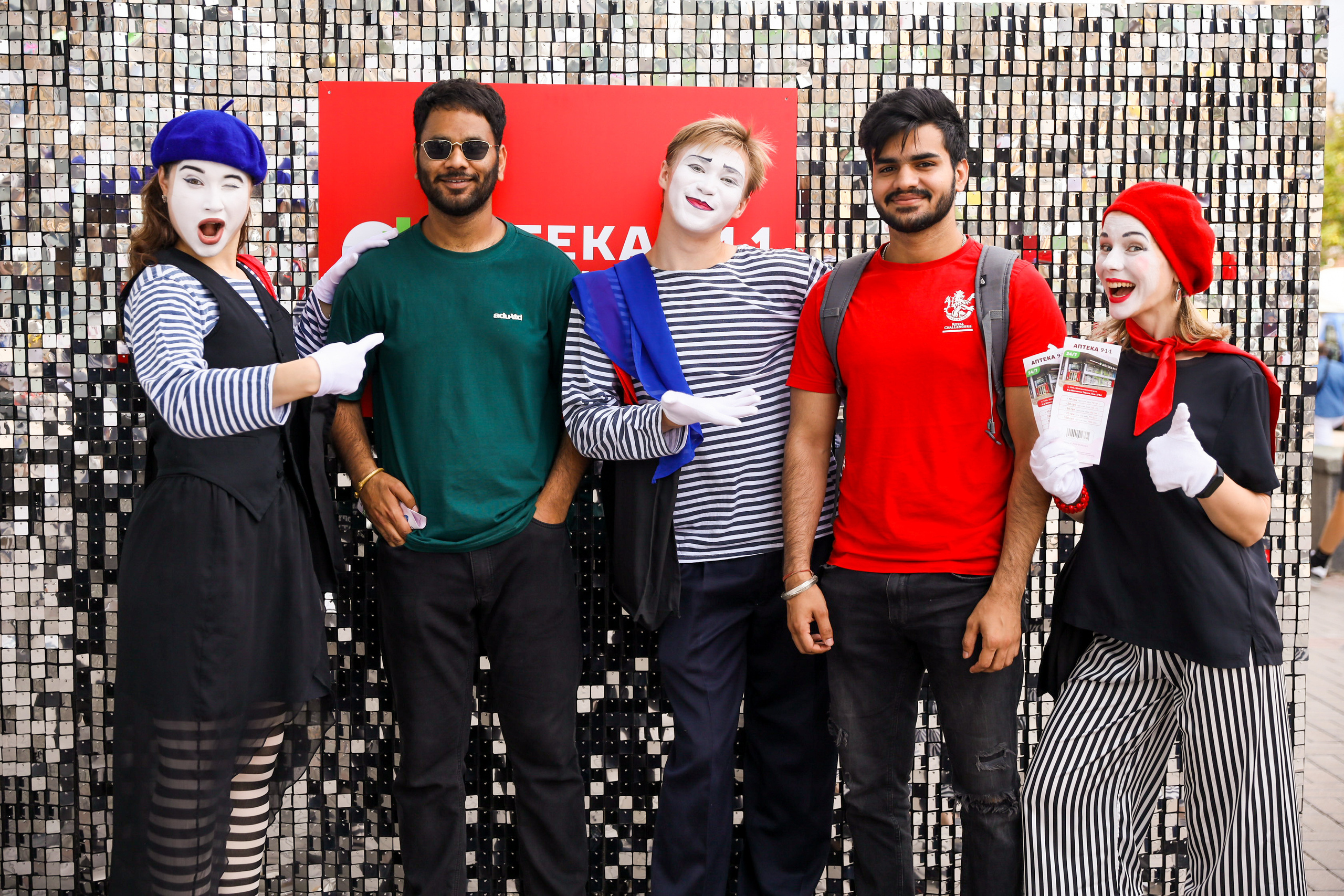 Аптека 911 (Фотомозаїка). Аренды интерактивных фотозон в Харькове