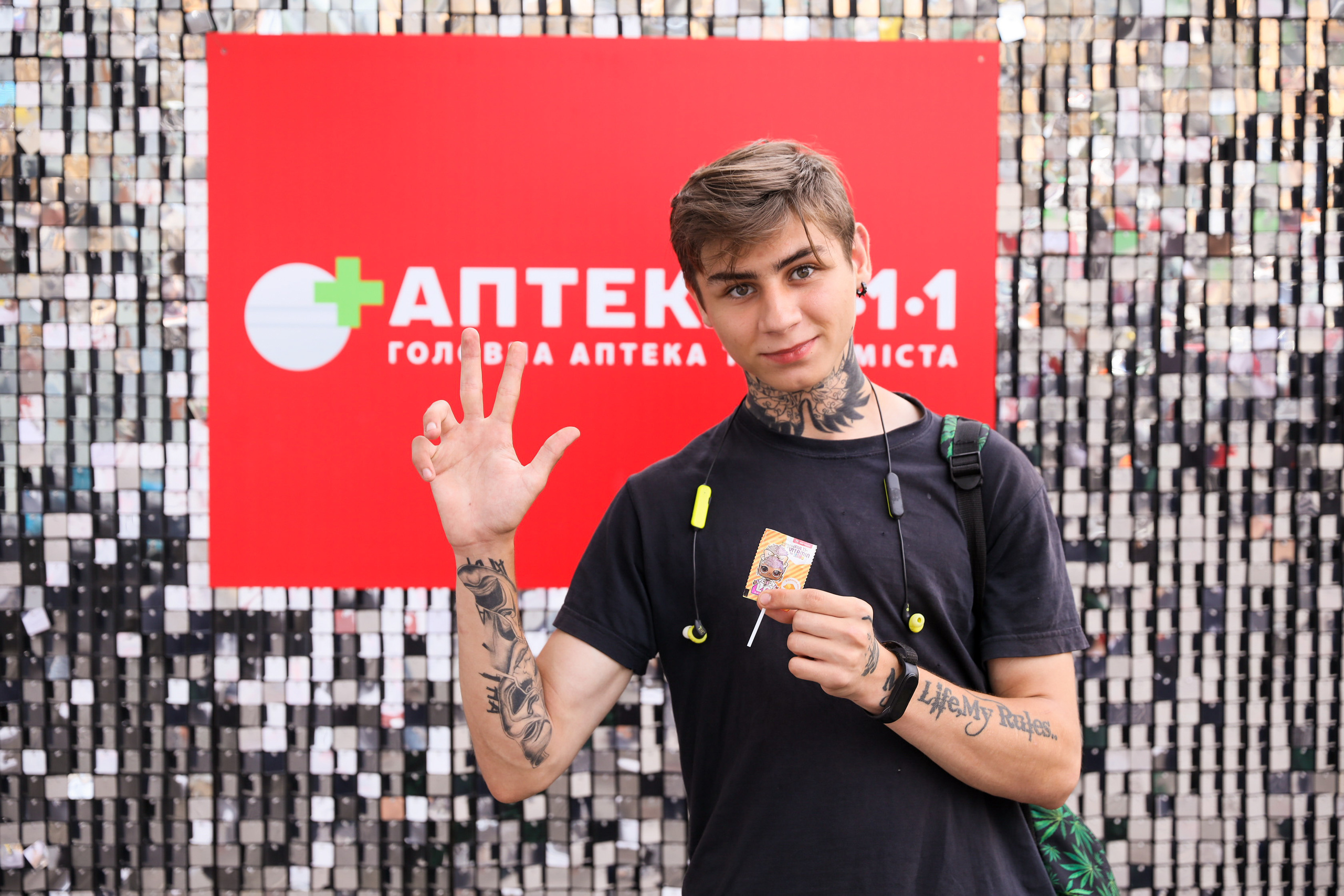 Аптека 911 (Фотомозаїка). Аренды интерактивных фотозон в Харькове
