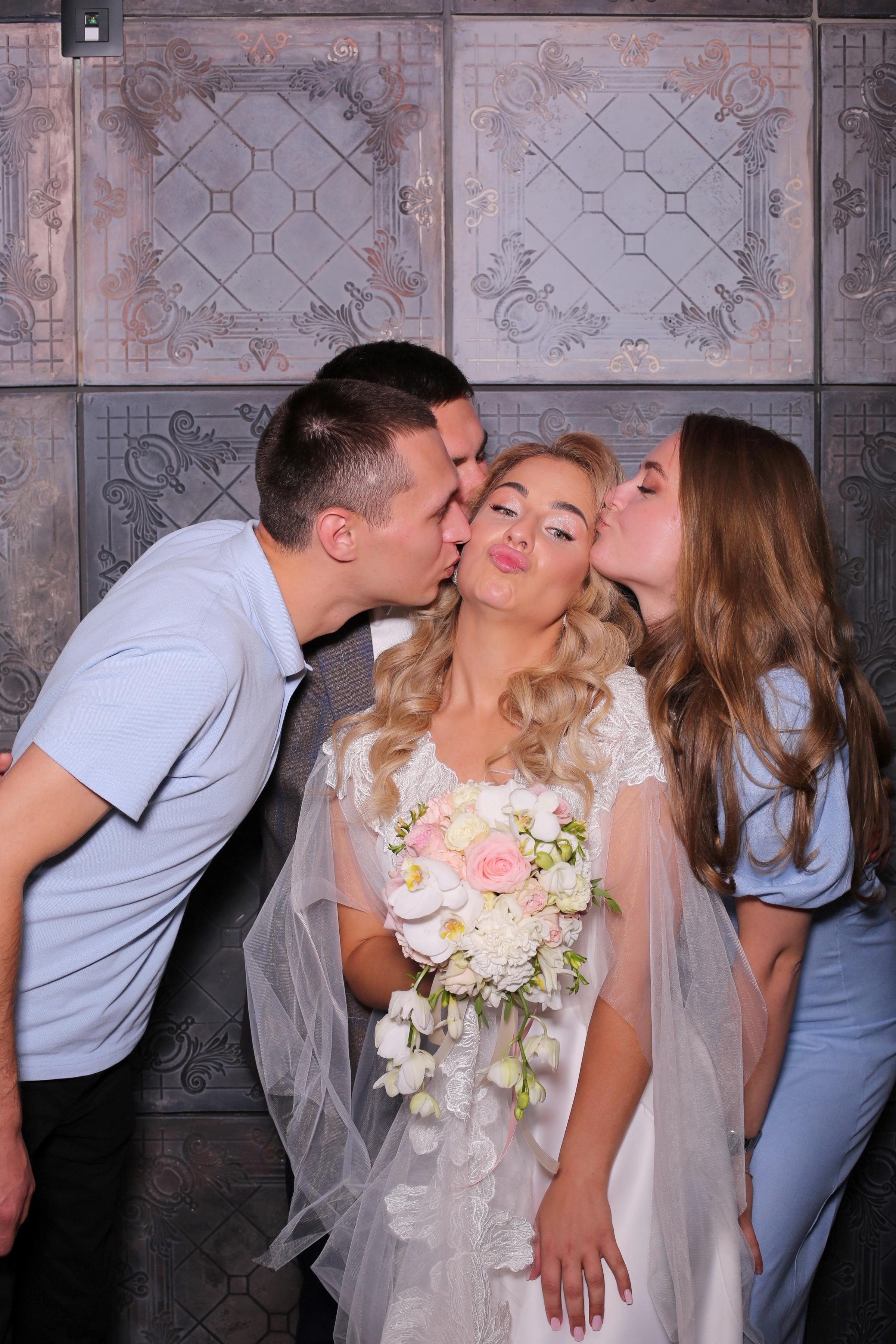 Євген та Вікторія (AiR PhotoBox). Аренды интерактивных фотозон в Харькове