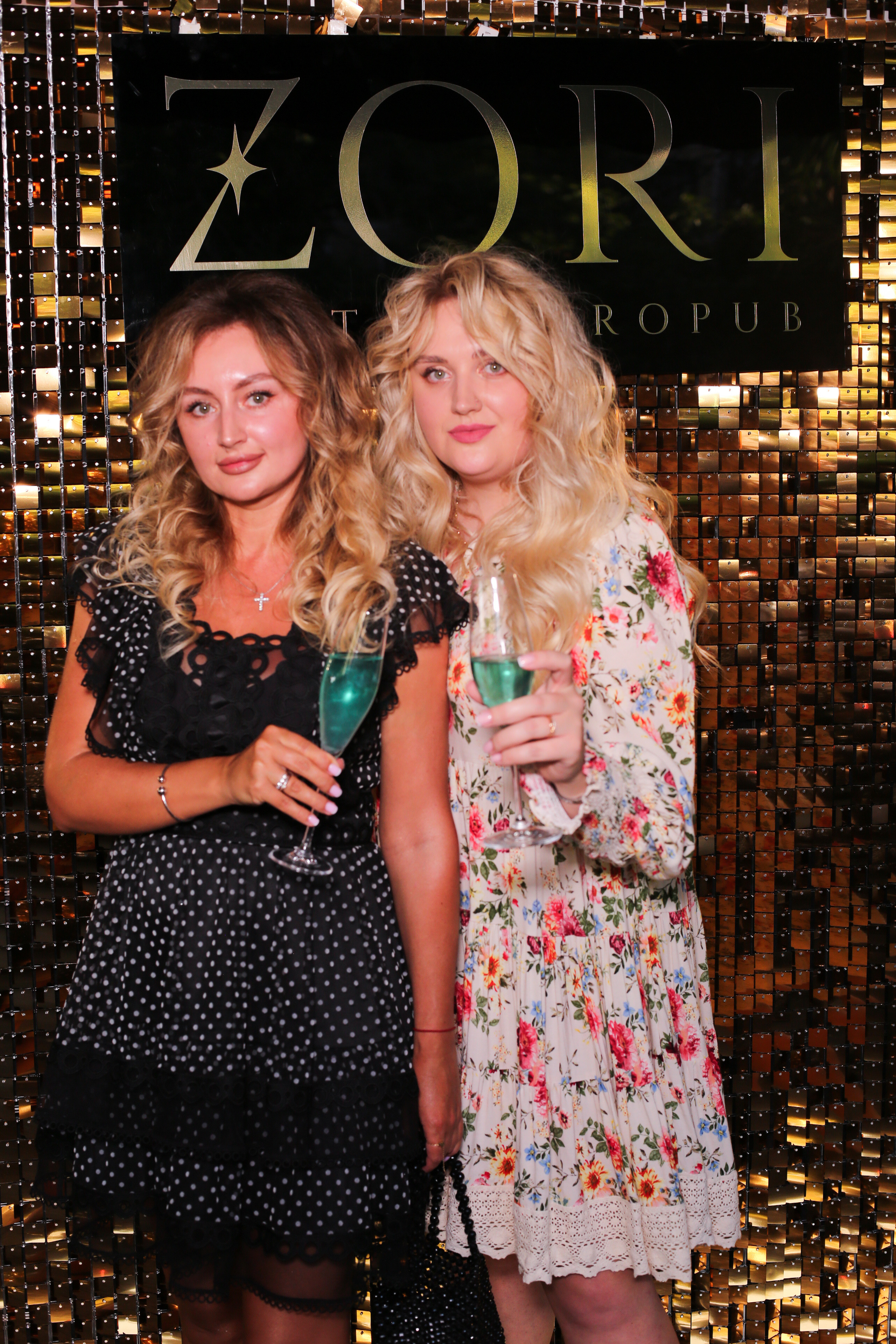 ДН Zori. Аренды интерактивных фотозон в Харькове