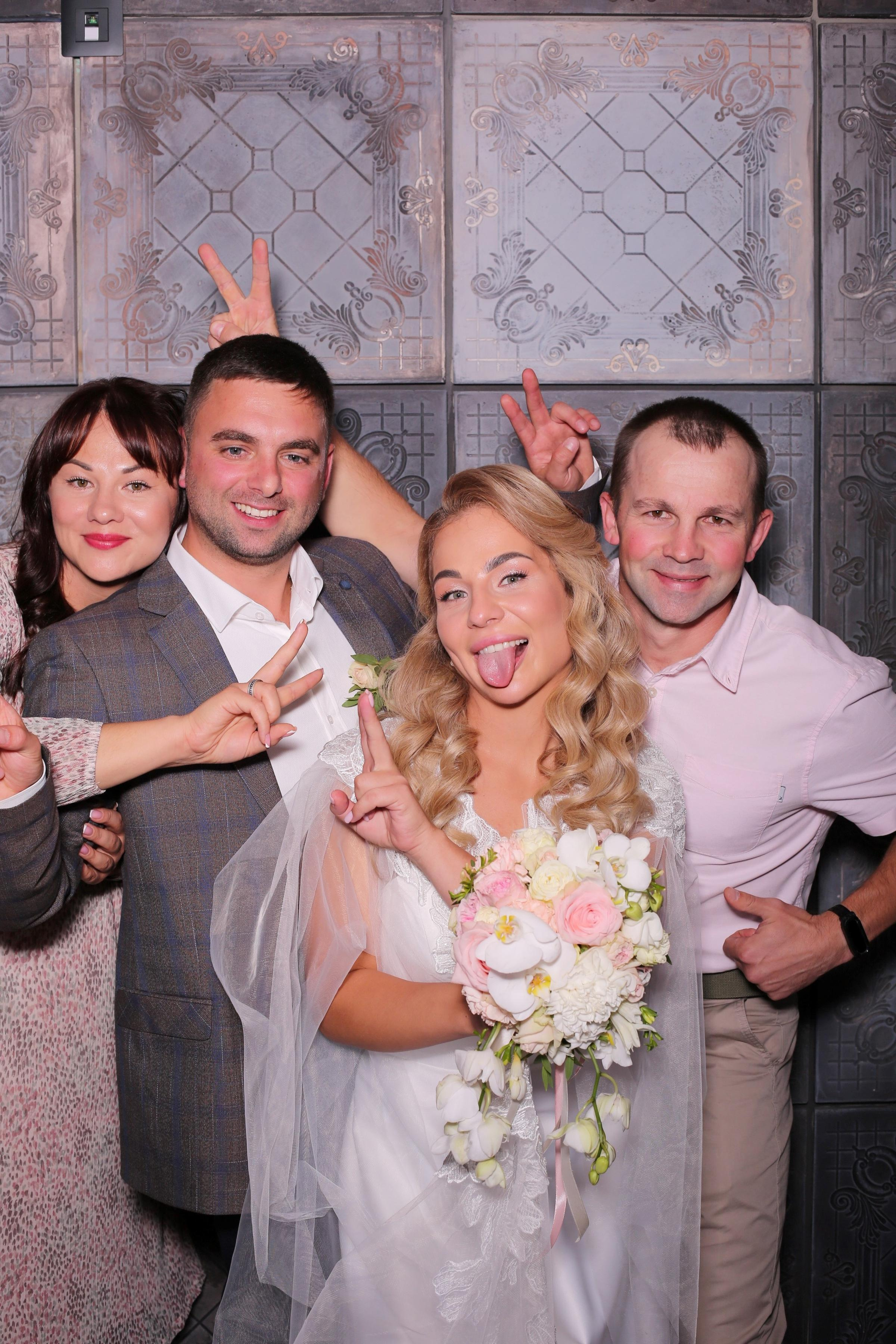 Євген та Вікторія (AiR PhotoBox). Аренды интерактивных фотозон в Харькове