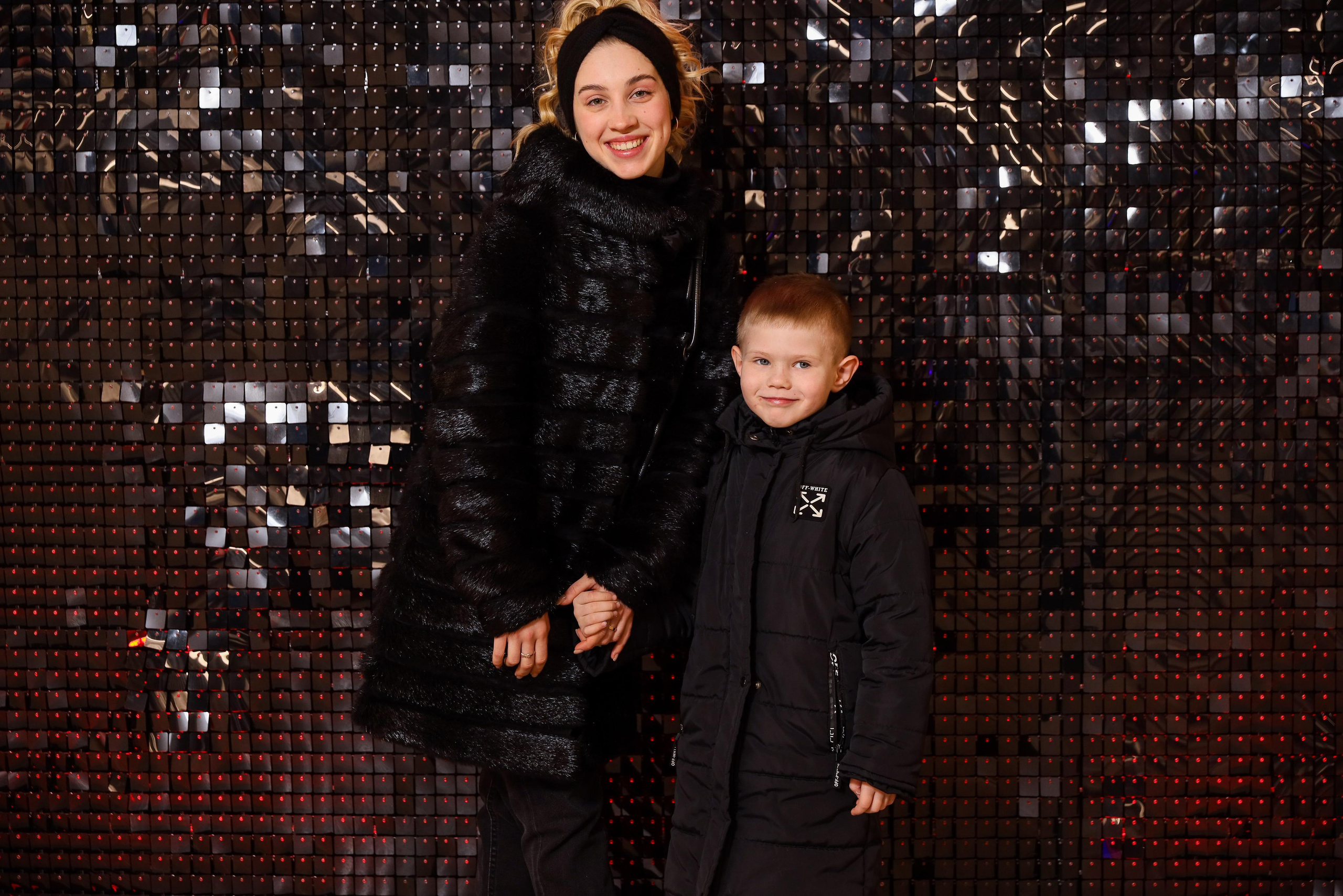 Фотомозаїка на 580 фото для ТРЦ Караван. Аренды интерактивных фотозон в Харькове