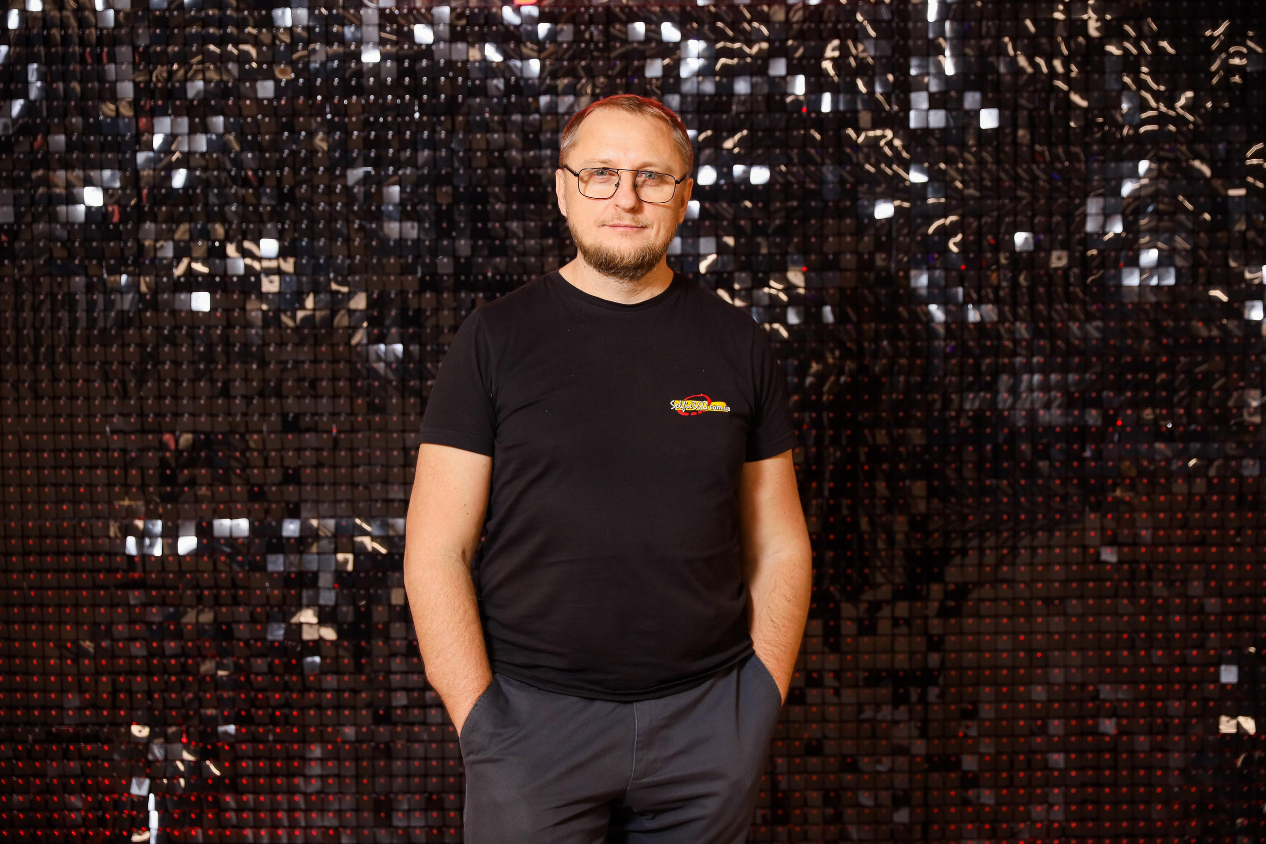 Фотомозаїка на 580 фото для ТРЦ Караван. Аренды интерактивных фотозон в Харькове