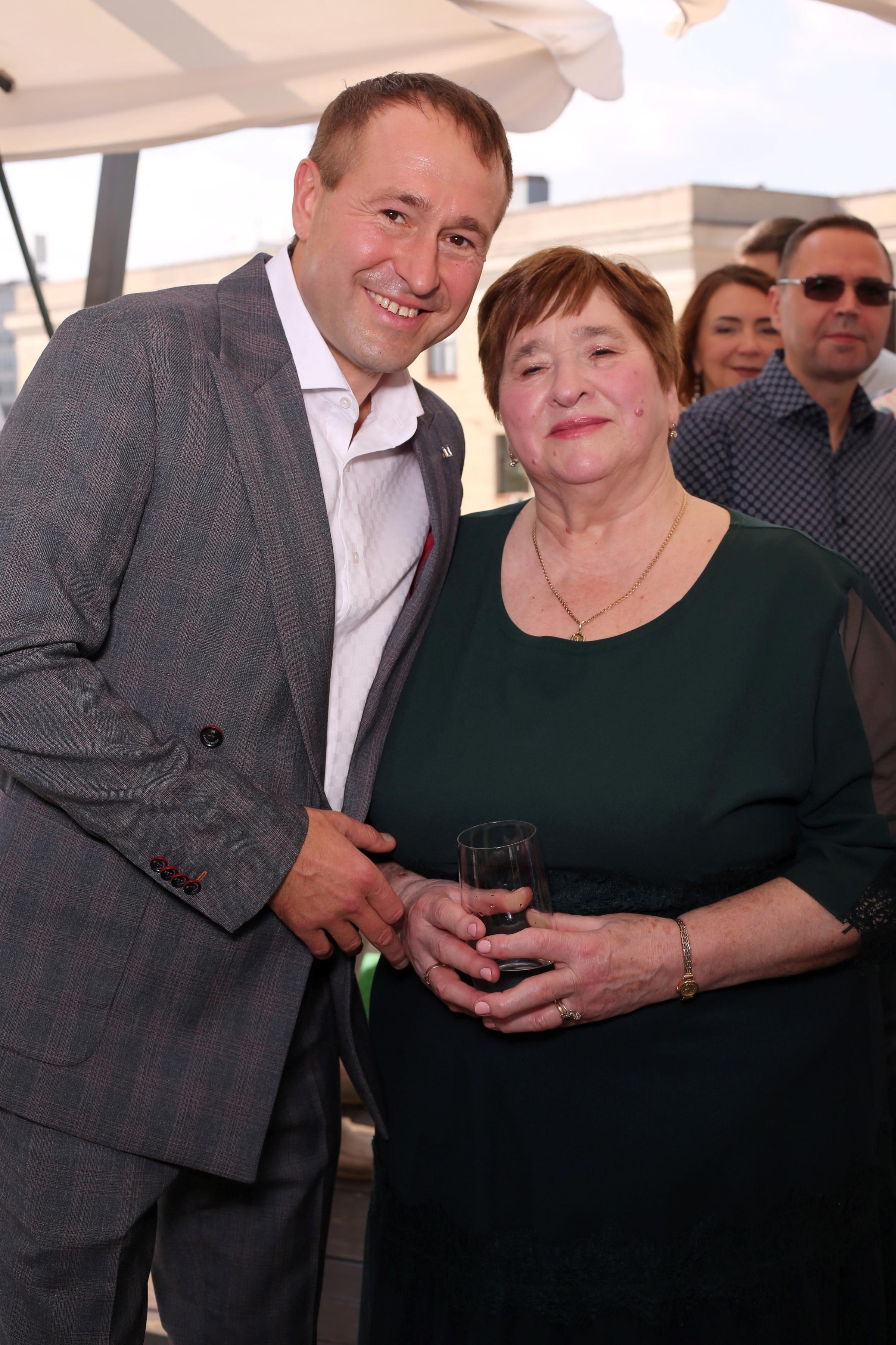 Максим та Іветта (AiR PhotoBox). Оренда інтерактивних фотозон у Харкові