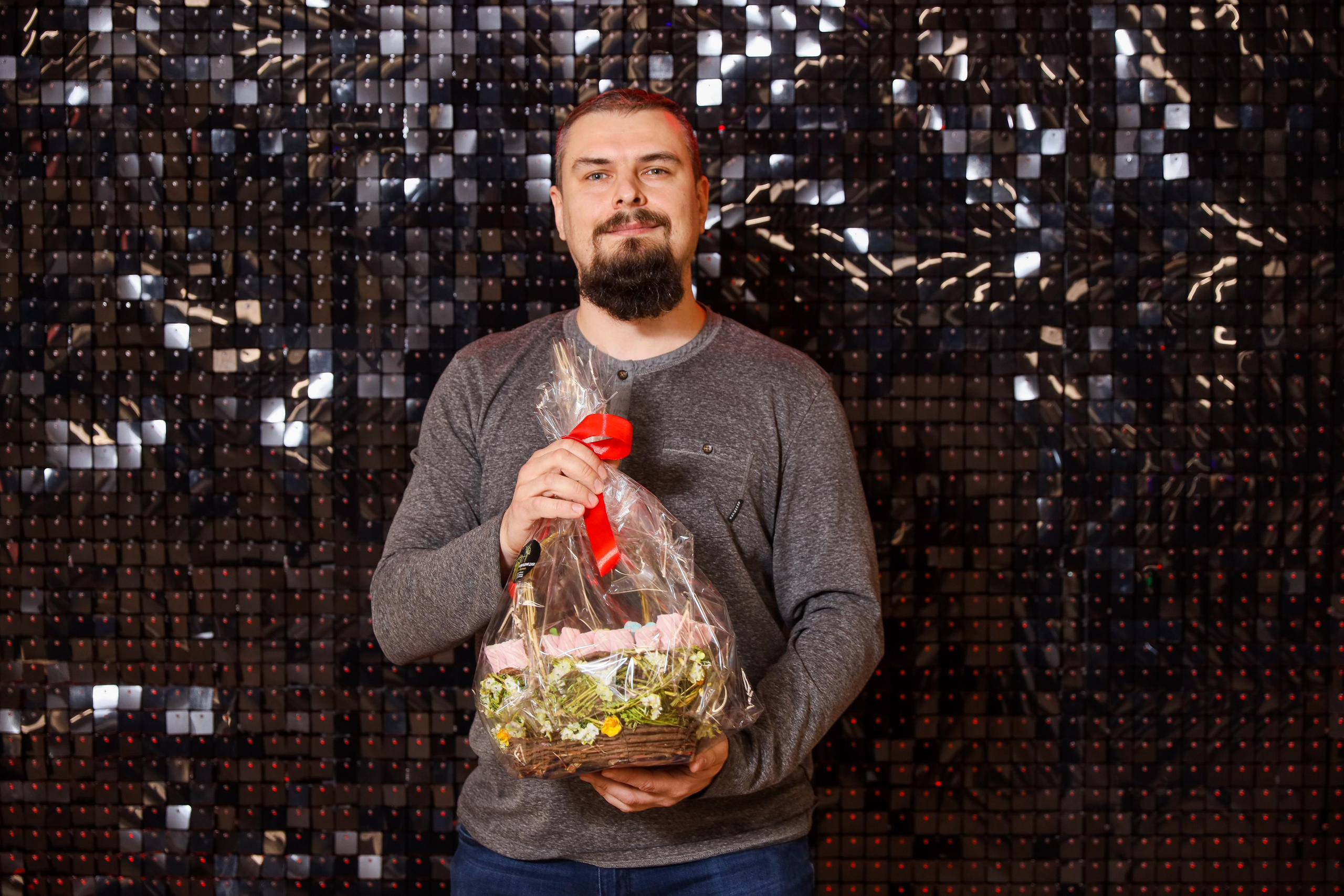 Фотомозаїка на 580 фото для ТРЦ Караван. Аренды интерактивных фотозон в Харькове