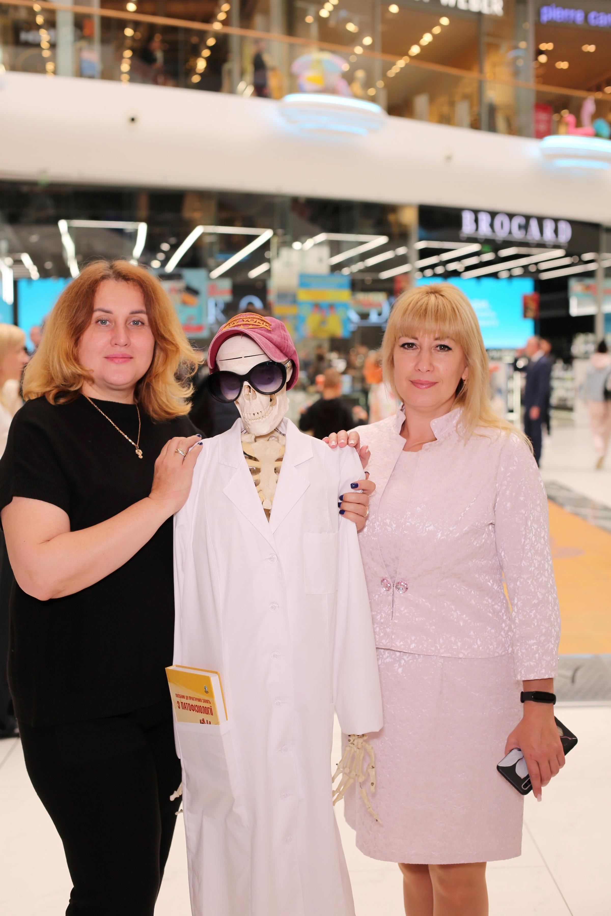 911 для НФАУ. Аренды интерактивных фотозон в Харькове