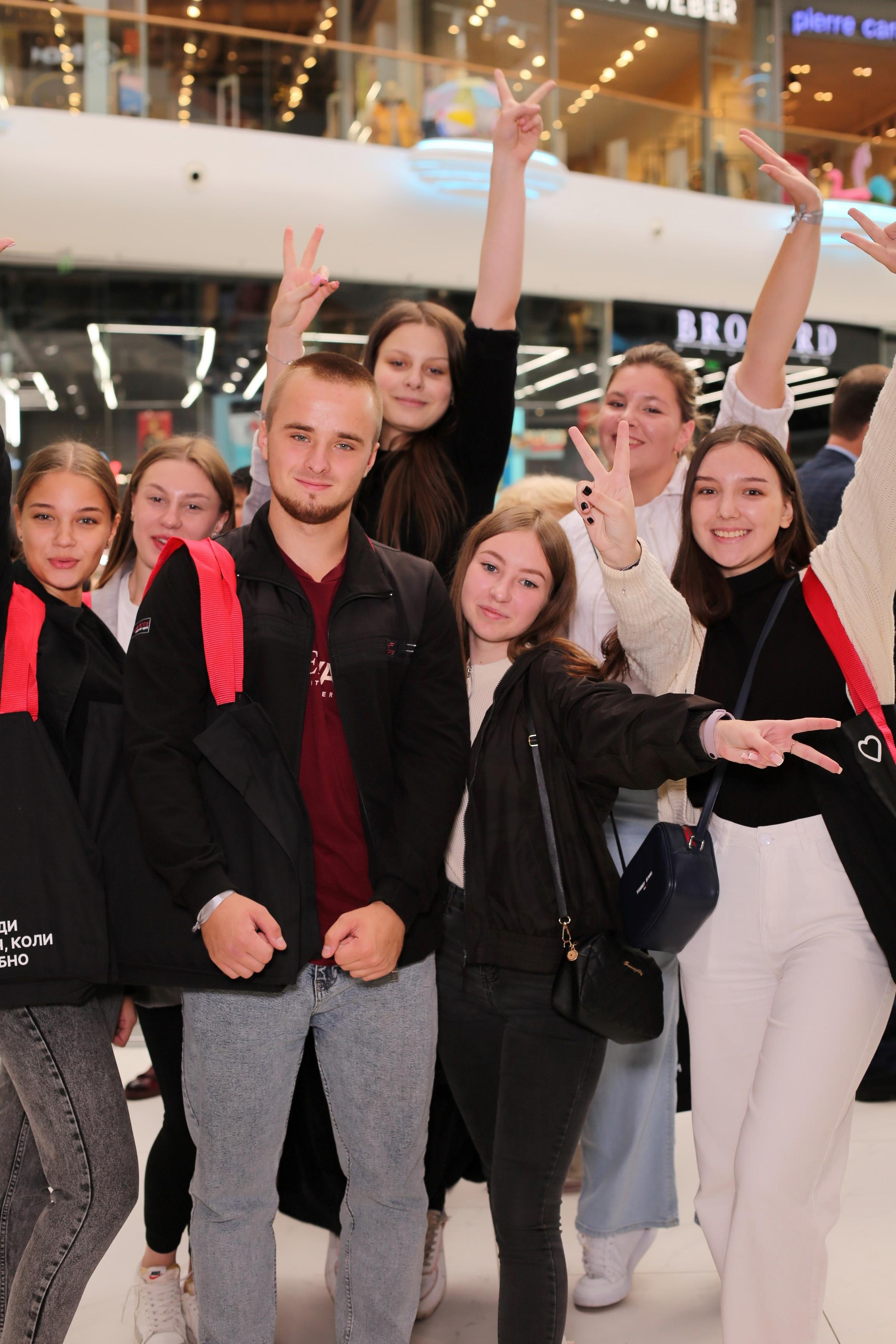 911 для НФАУ. Аренды интерактивных фотозон в Харькове