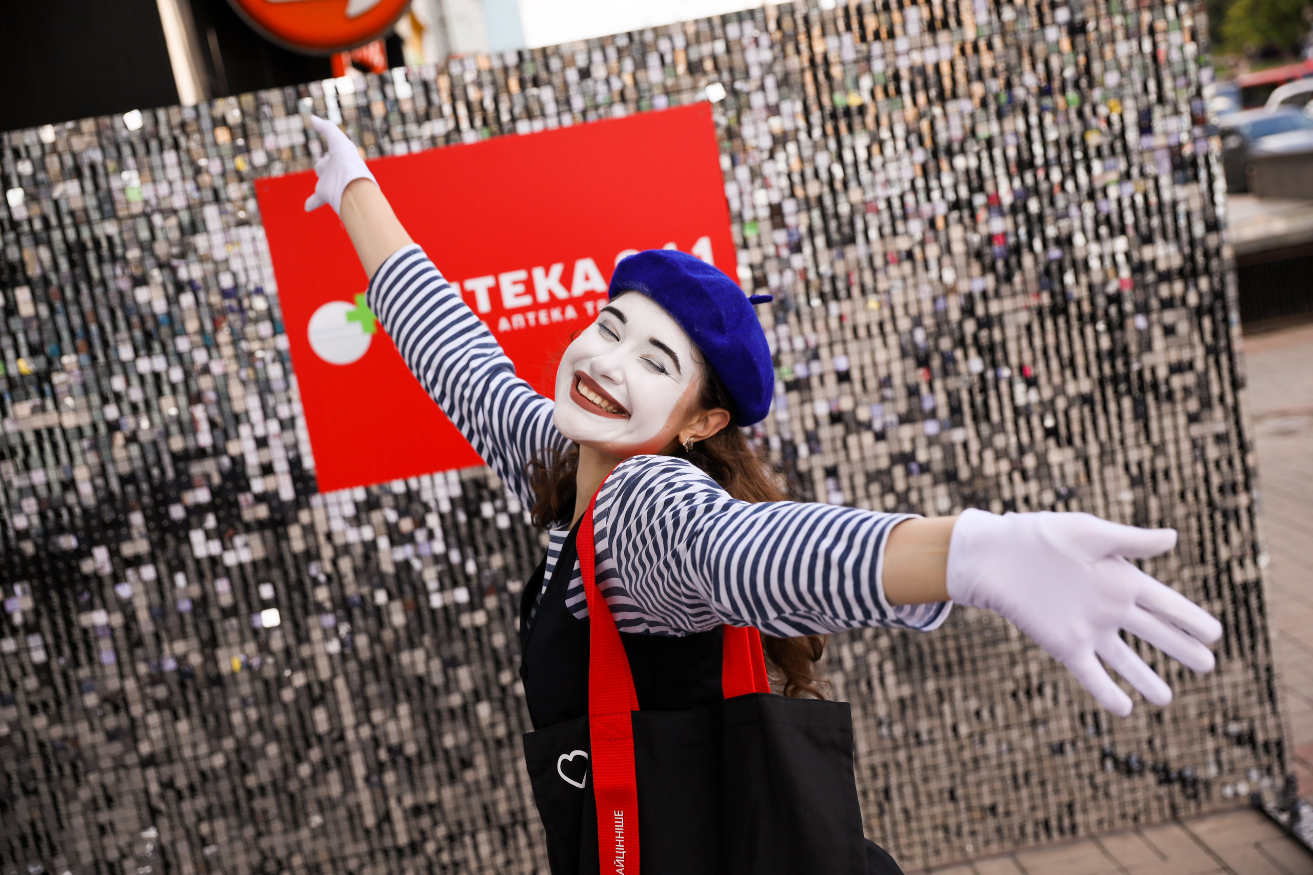 Аптека 911 (Фотомозаїка). Аренды интерактивных фотозон в Харькове