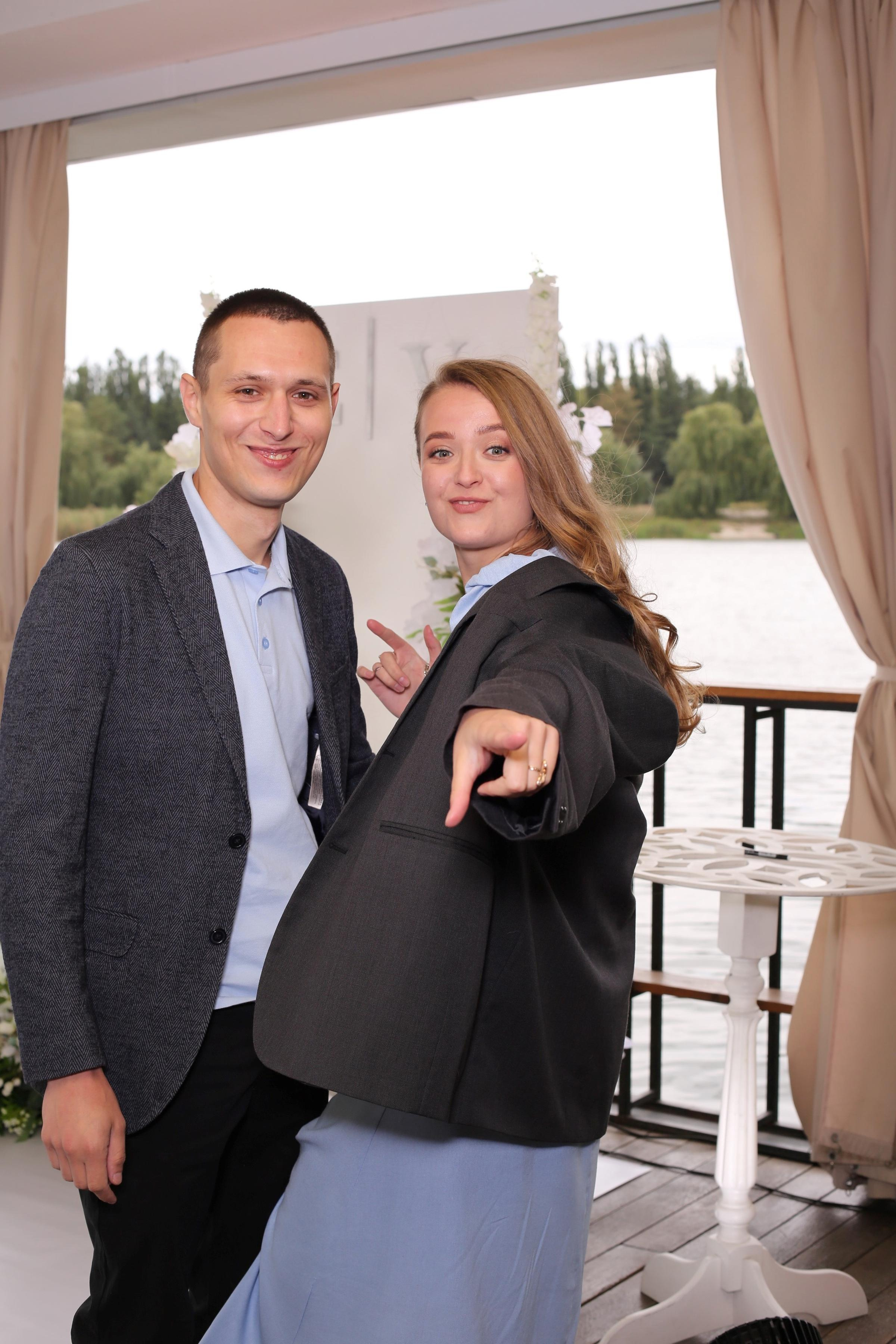 Євген та Вікторія (AiR PhotoBox). Аренды интерактивных фотозон в Харькове