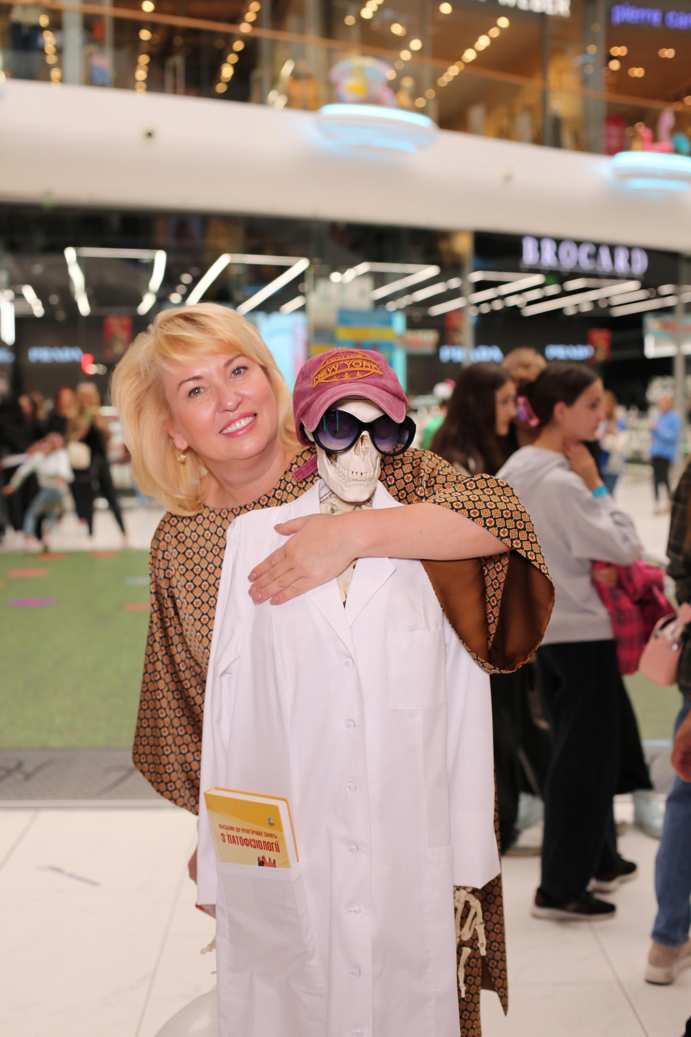 911 для НФАУ. Аренды интерактивных фотозон в Харькове