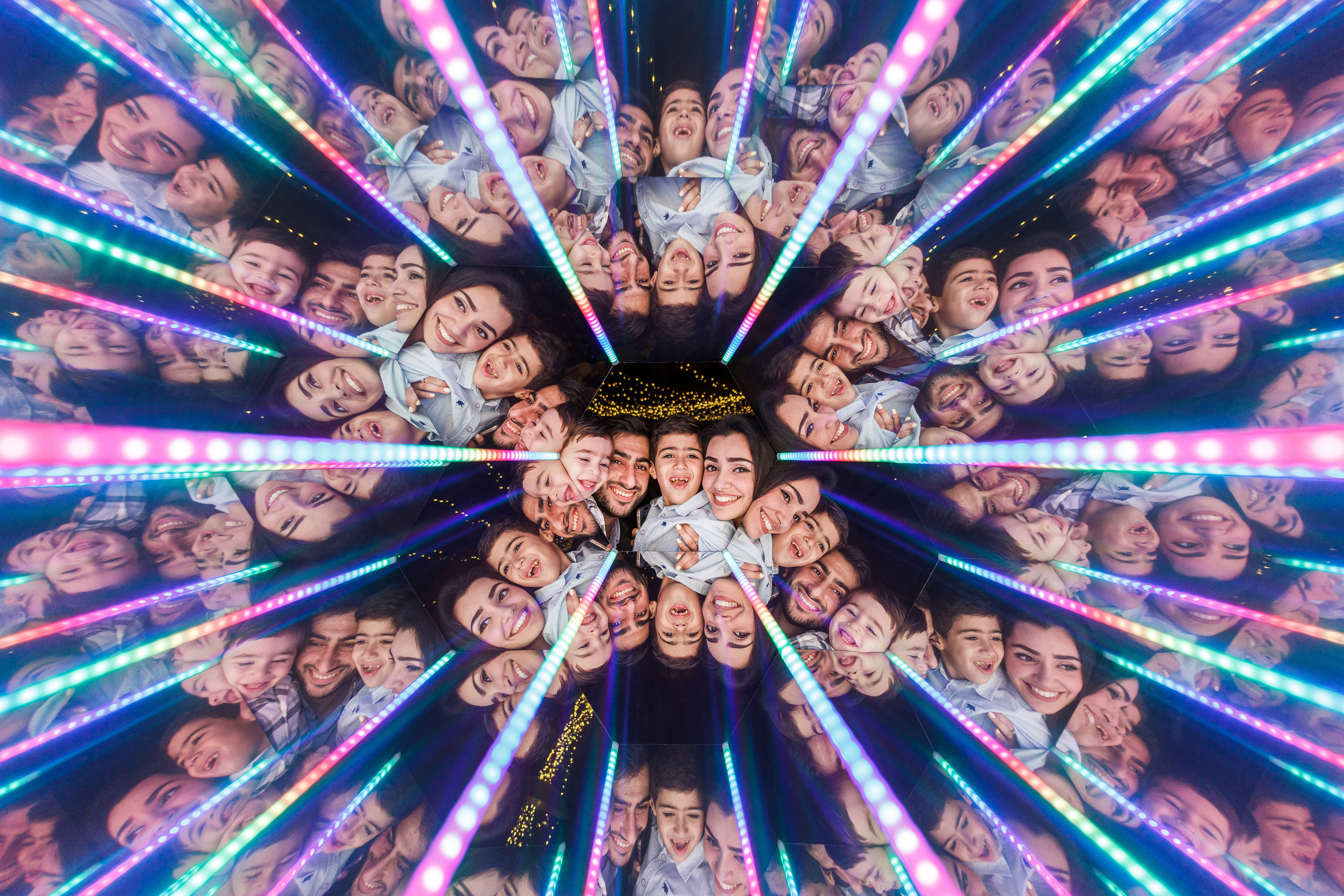 Калейдоскоп на свадьбе Алексея и Ання. Аренды интерактивных фотозон в Харькове