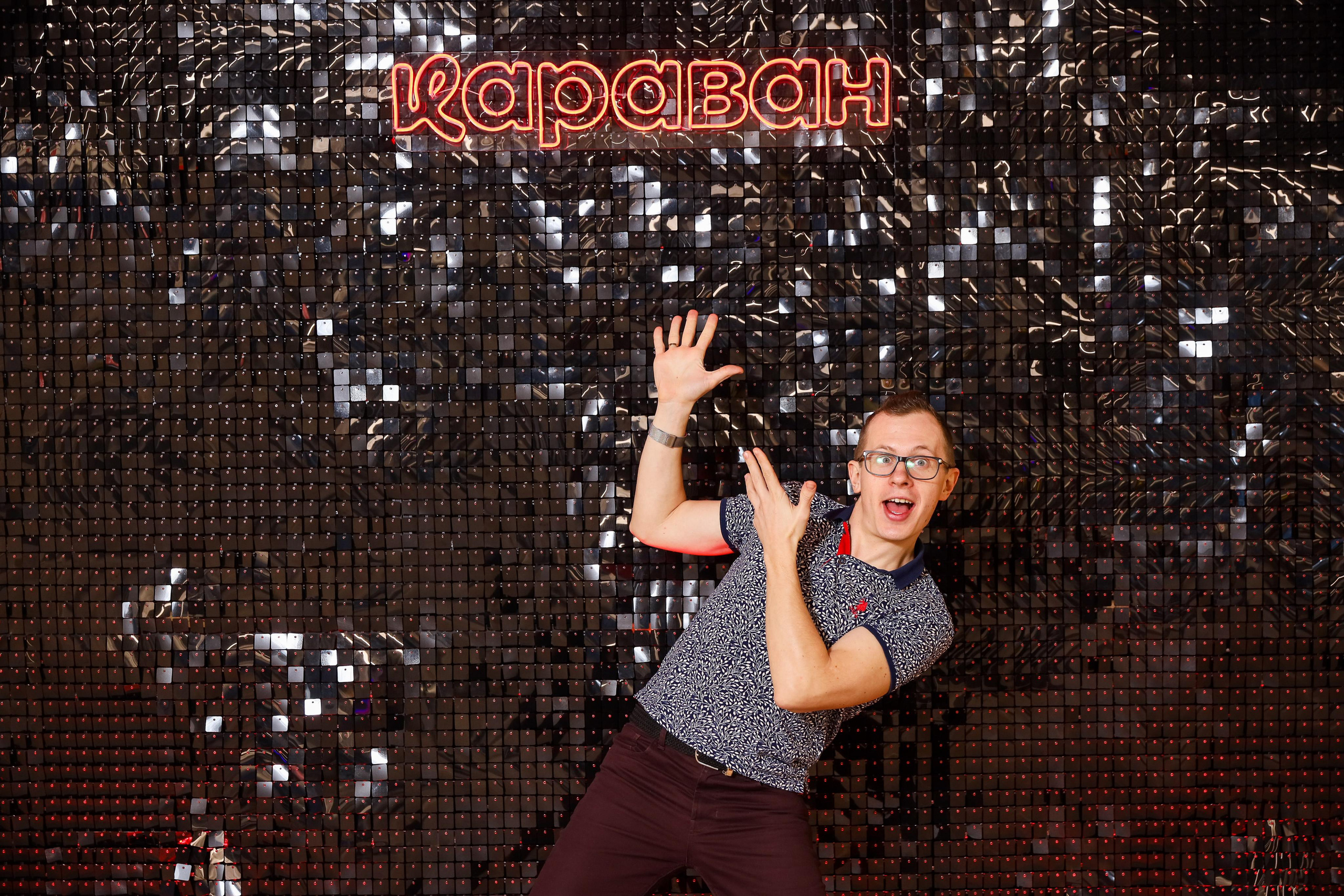 Фотомозаїка на 580 фото для ТРЦ Караван. Аренды интерактивных фотозон в Харькове